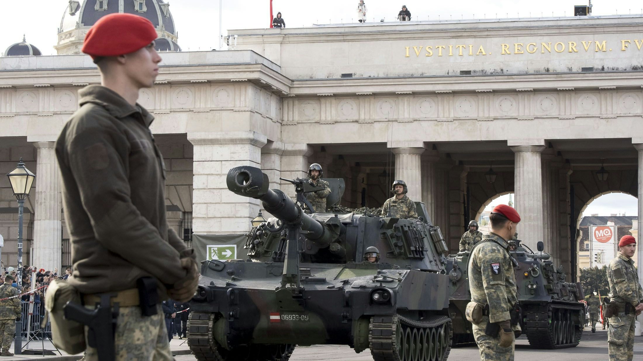 , leistungsschau des bundesheeres am heldenplatz anlässlich des nationalfeiertages, 20251026 foto: helmut graf/tageszeitung heute