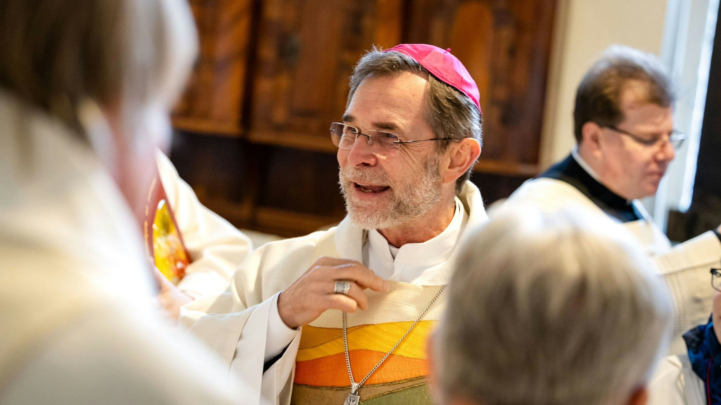 Großer Andrang bei den ersten Gottesdiensten von Erzbischof Grünwidl in Wiener Neustadt und Wullersdorf.