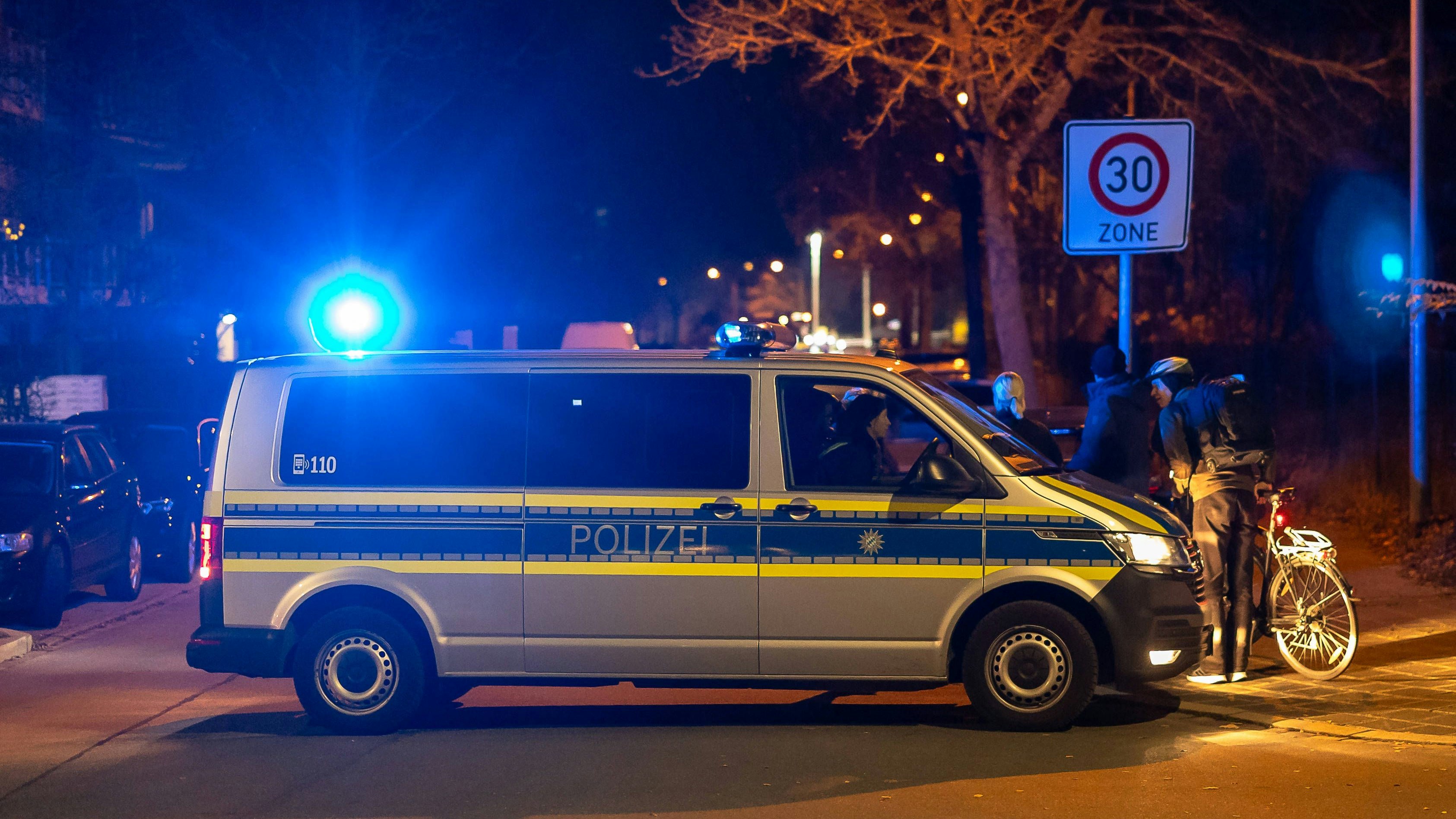 Heute.at - Frau in Schleswig-Holstein tot in Schacht gefunden