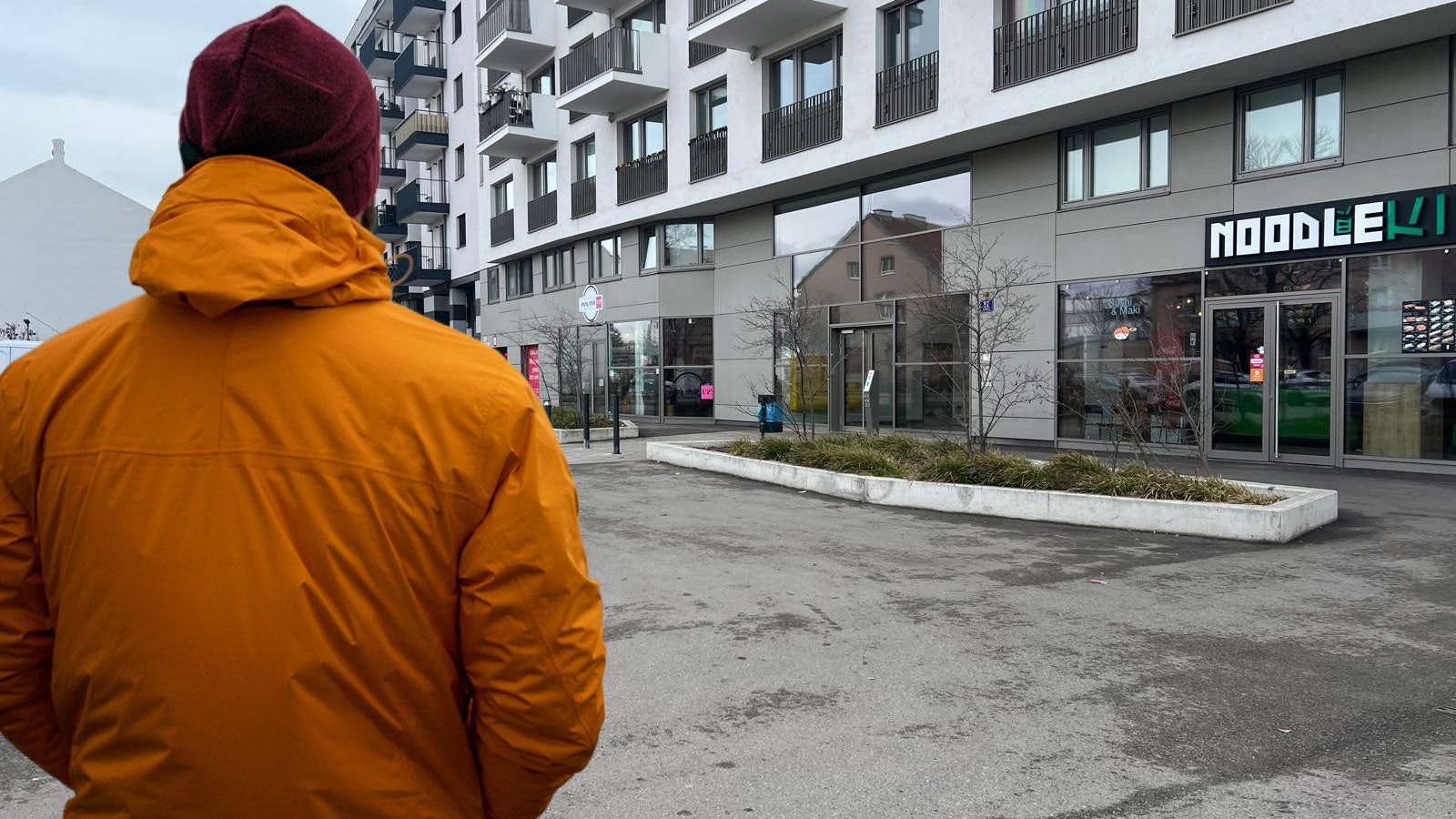 Heute.at - 372 € Strafe, weil Frau nicht selbst einparken wollte