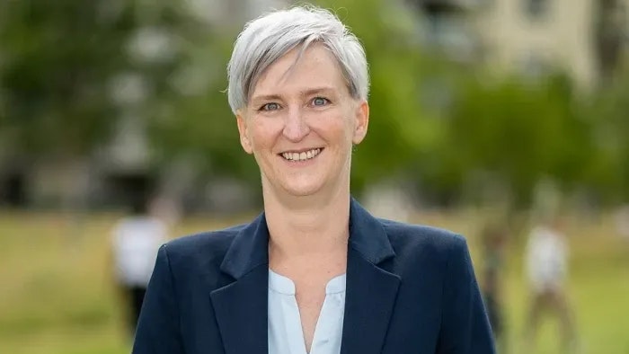 Elke Hanel-Torsch folgt Kathrin Gaál nach