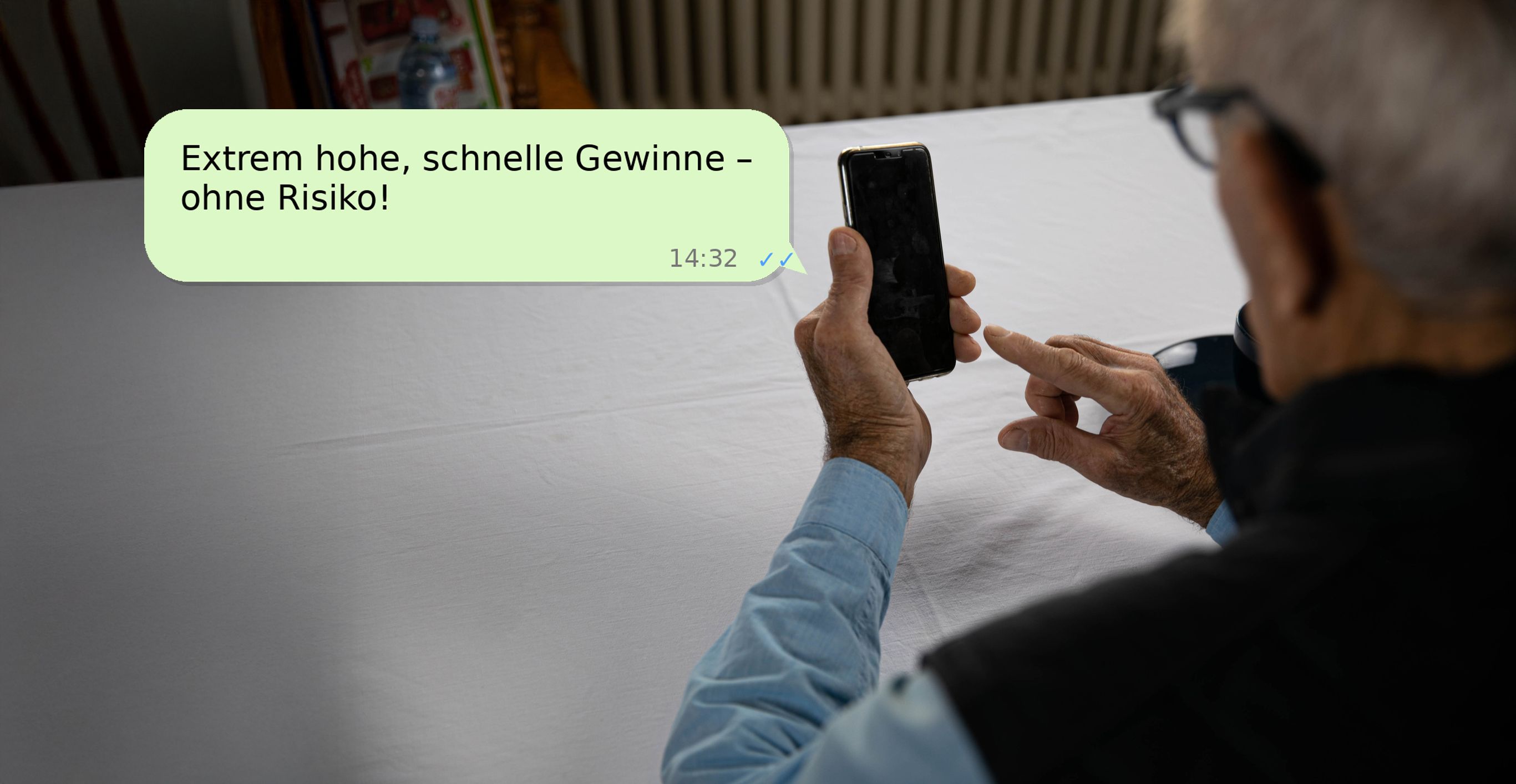 Mit solchen Versprechen lockten Betrüger einen 70-Jährigen aus dem Bezirk Neusiedl am See in die WhatsApp-Falle – der Schaden liegt im mittleren sechsstelligen Bereich.