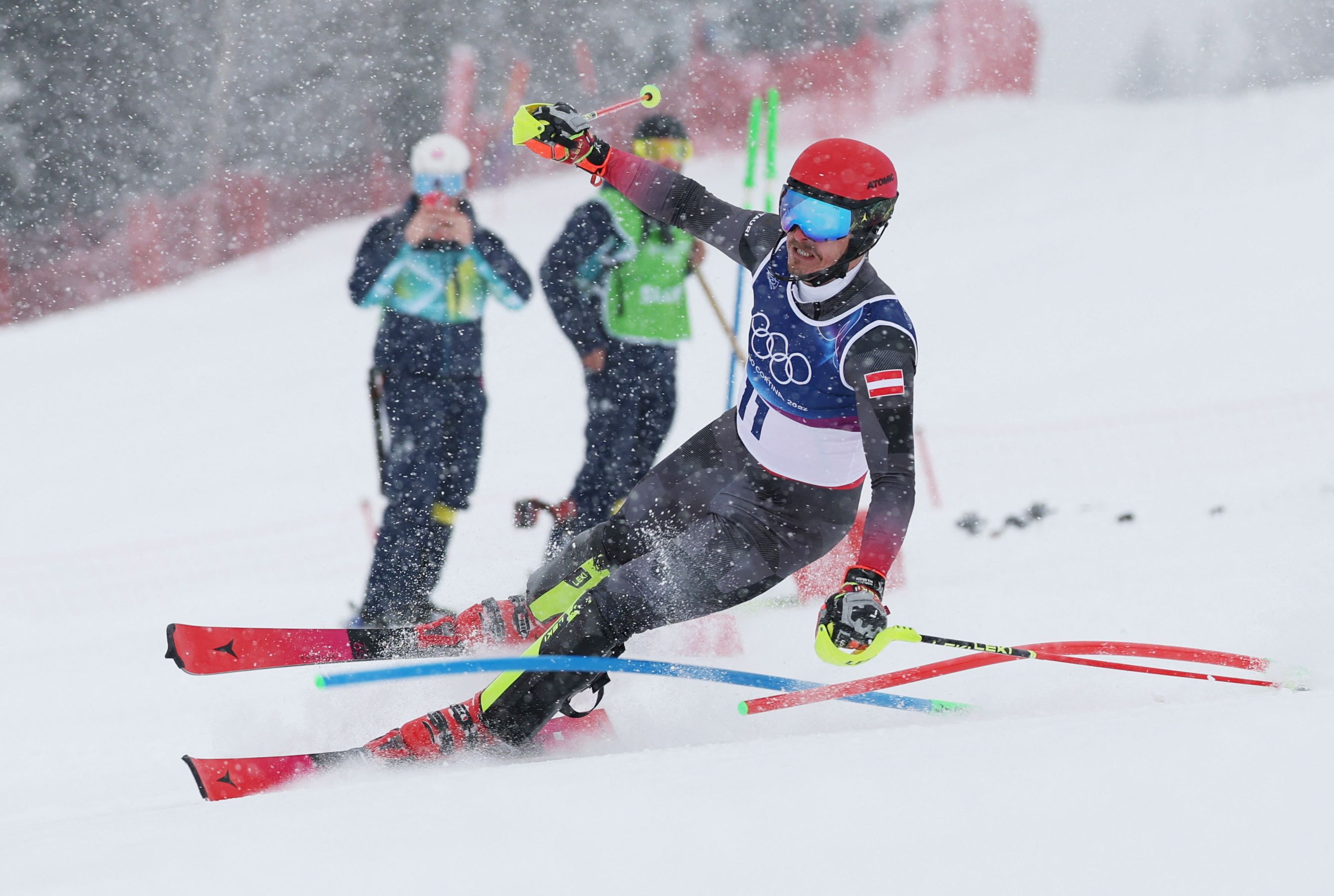 Manuel Feller scheidet im Olympia-Slalom aus.