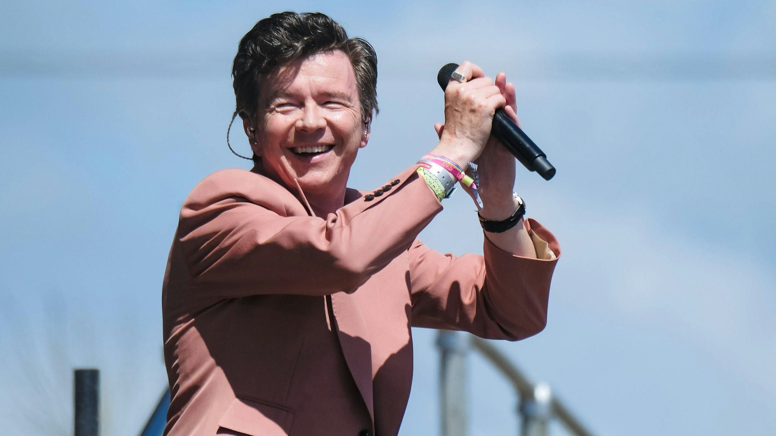 Glastonbury Festival 2023 Rick Astley photographed performing on the main Pyramid stage during the Glastonbury Festival 2023 at Worthy Farm in Pilton, Glastonbury, UK on 24 June 2023., Credit:Julie Edwards / Avalon UK, Somerset, Pilton, Glastonbury, Worthy Farm PUBLICATIONxNOTxINxUKxFRAxUSA Copyright: xJuliexEdwardsx/xAvalonx 0785137618