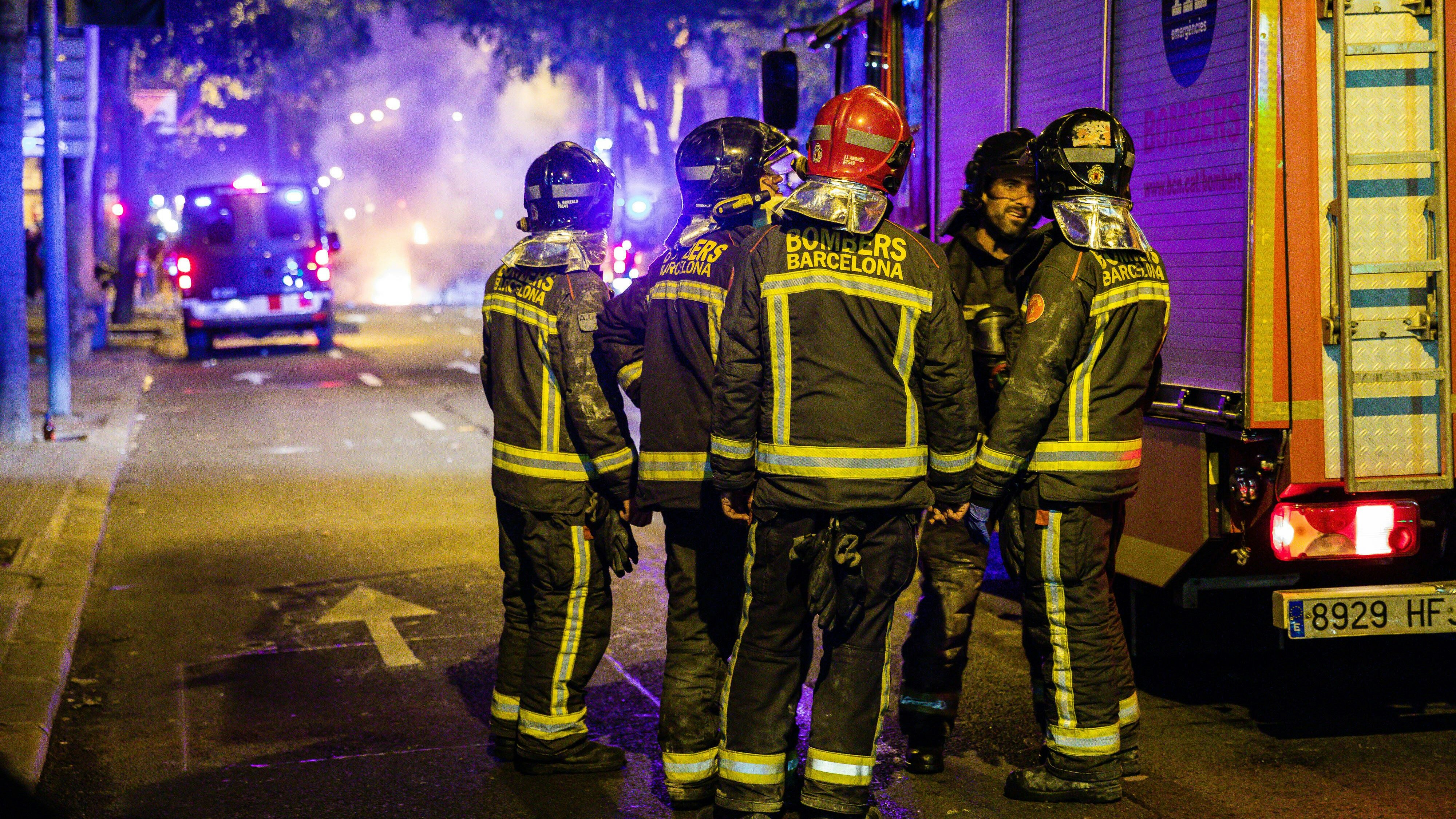 Heute.at - Fünf Tote bei Mietshausbrand nahe Barcelona