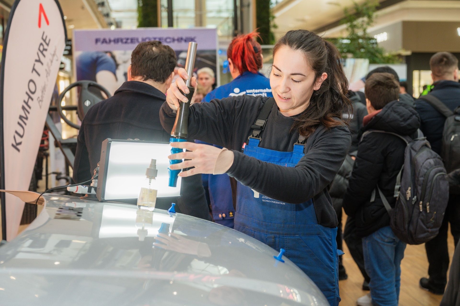 Heute.at - 1.200 Jugendliche entdecken Lehrberufe im Donau Zentrum