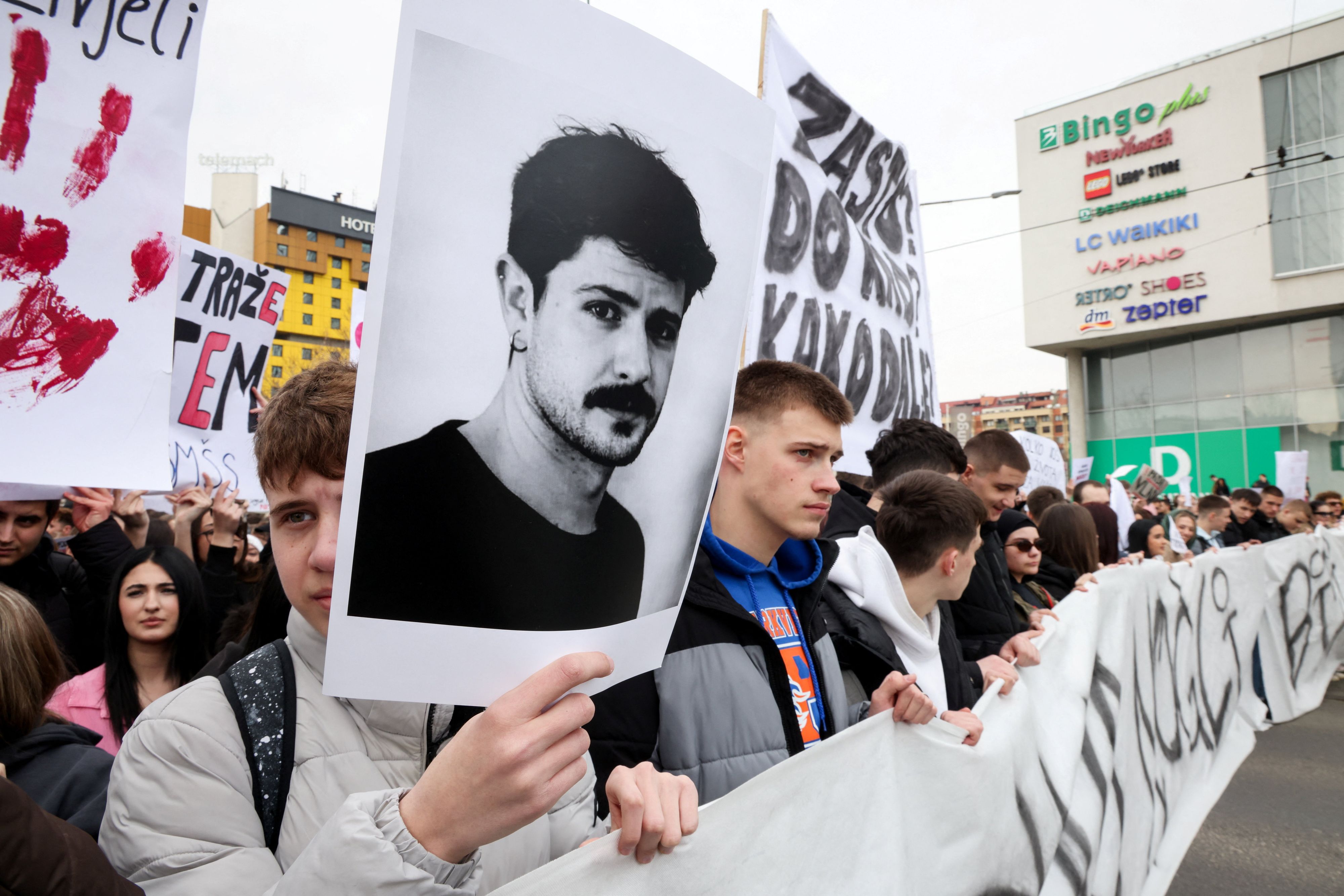 Heute.at - Proteste in Sarajevo nach tödlichem Straßenbahnunfall