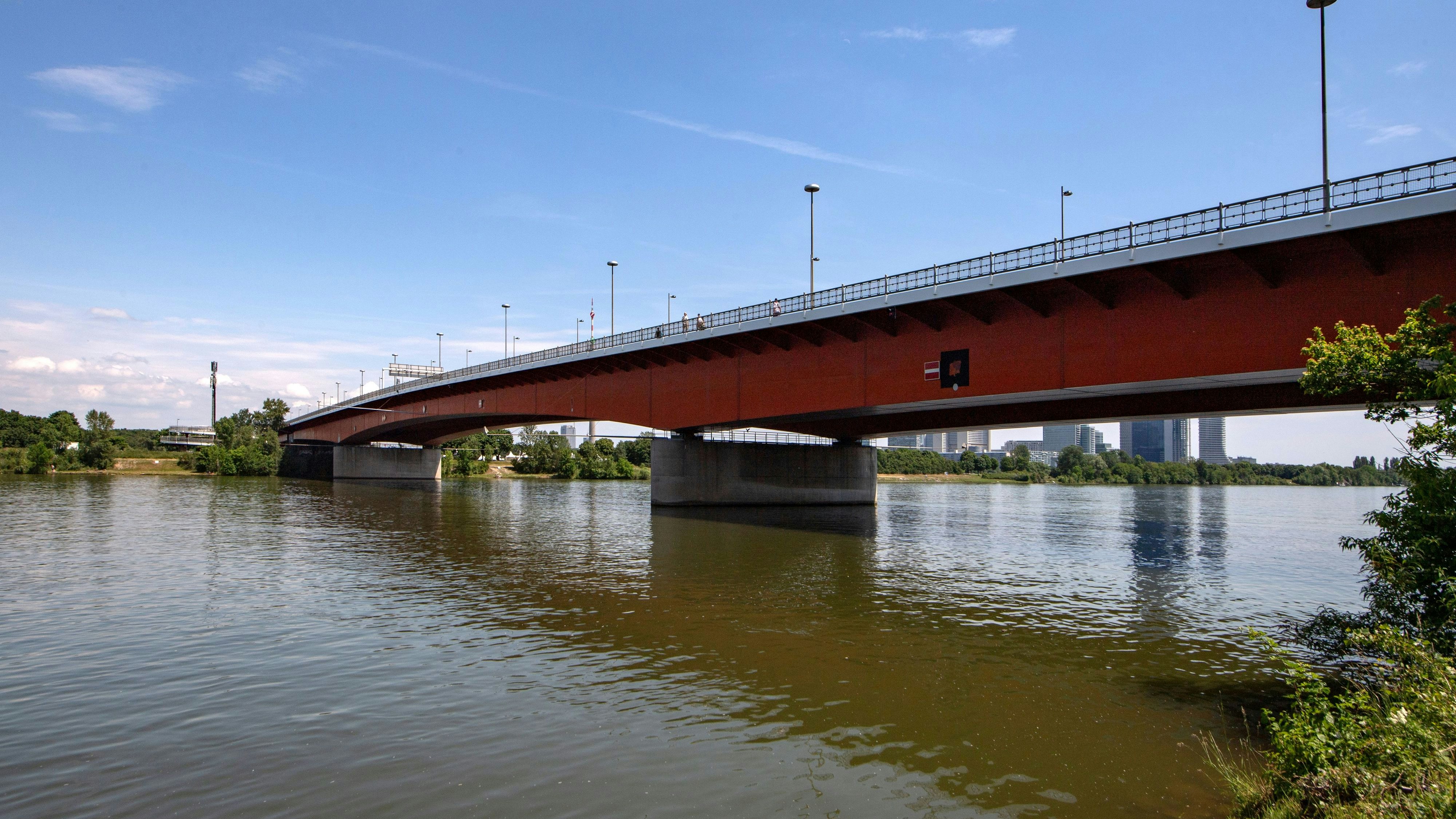 Heute.at - Sperre bei Brigittenauer Brücke – Stau befürchtet