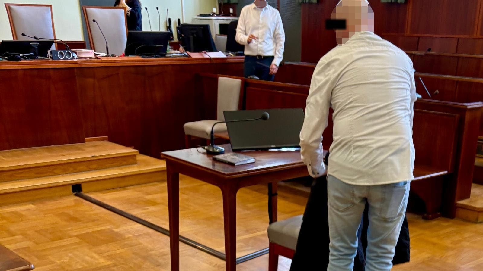Der Angeklagte beim Prozess in Wr. Neustadt