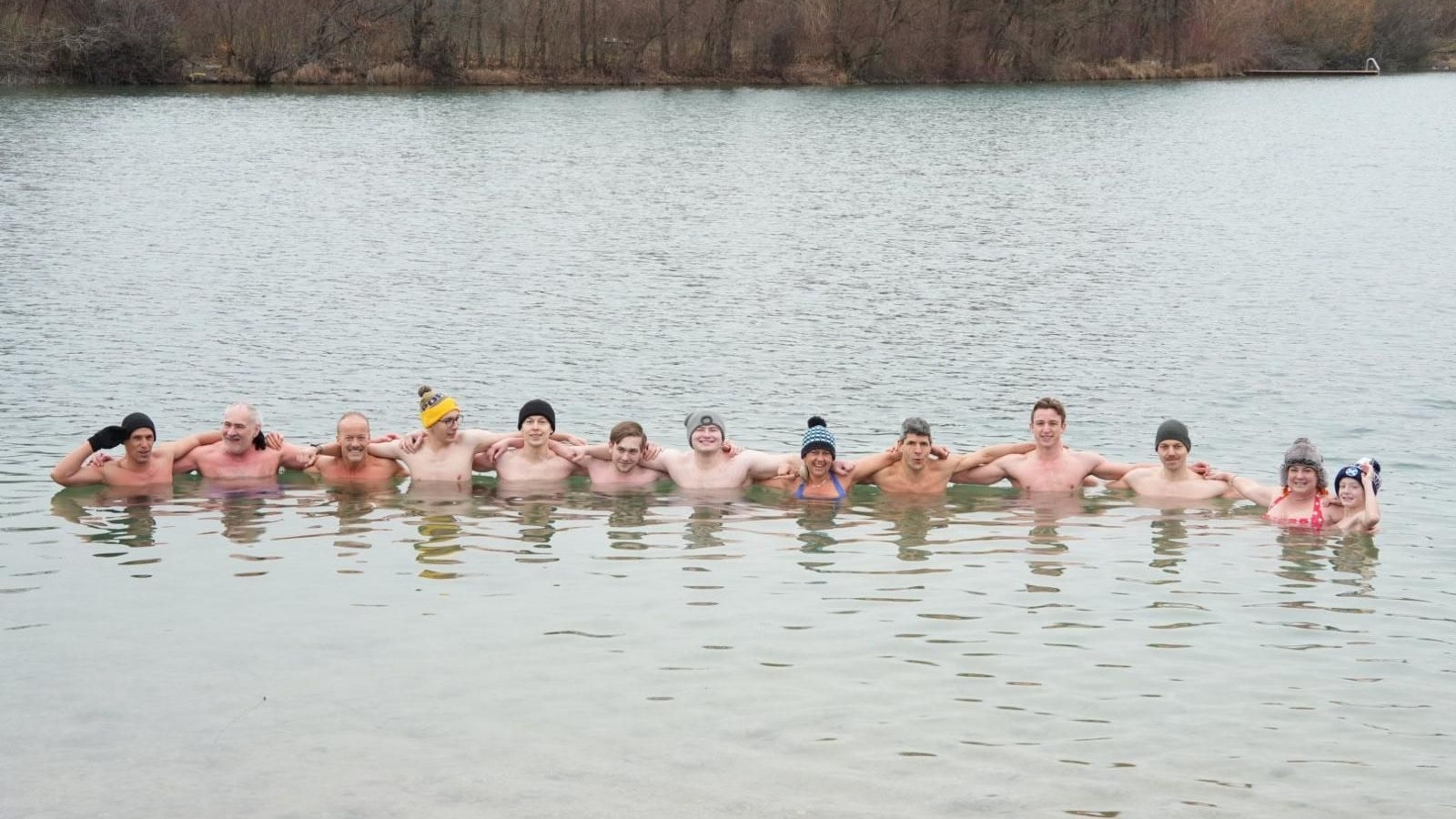 Die FPÖ Niederösterreich und die Freiheitliche Jugend Niederösterreich waren am 14. Februar am Ratzersdorfer See in St. Pölten eisbaden.