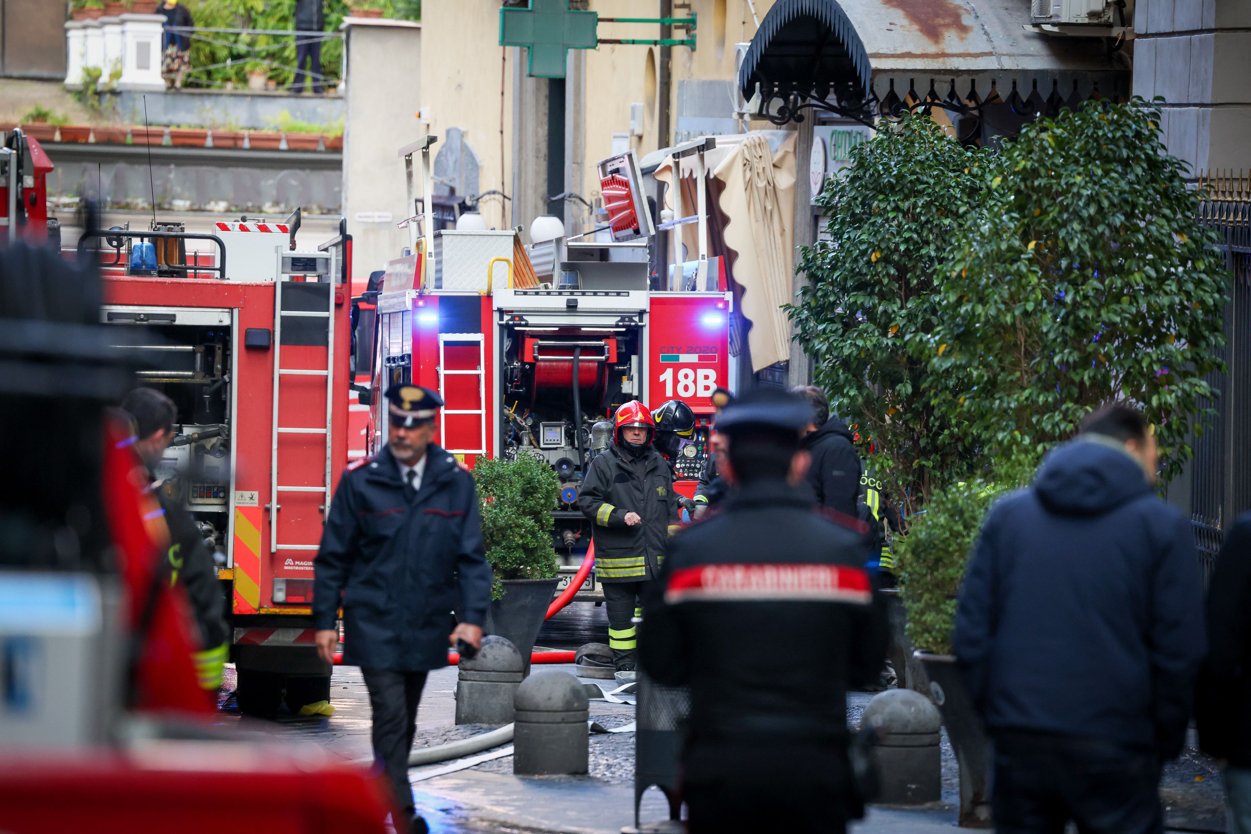 Heute.at - Flammen-Inferno in Neapel! Historisches Teatro zerstört