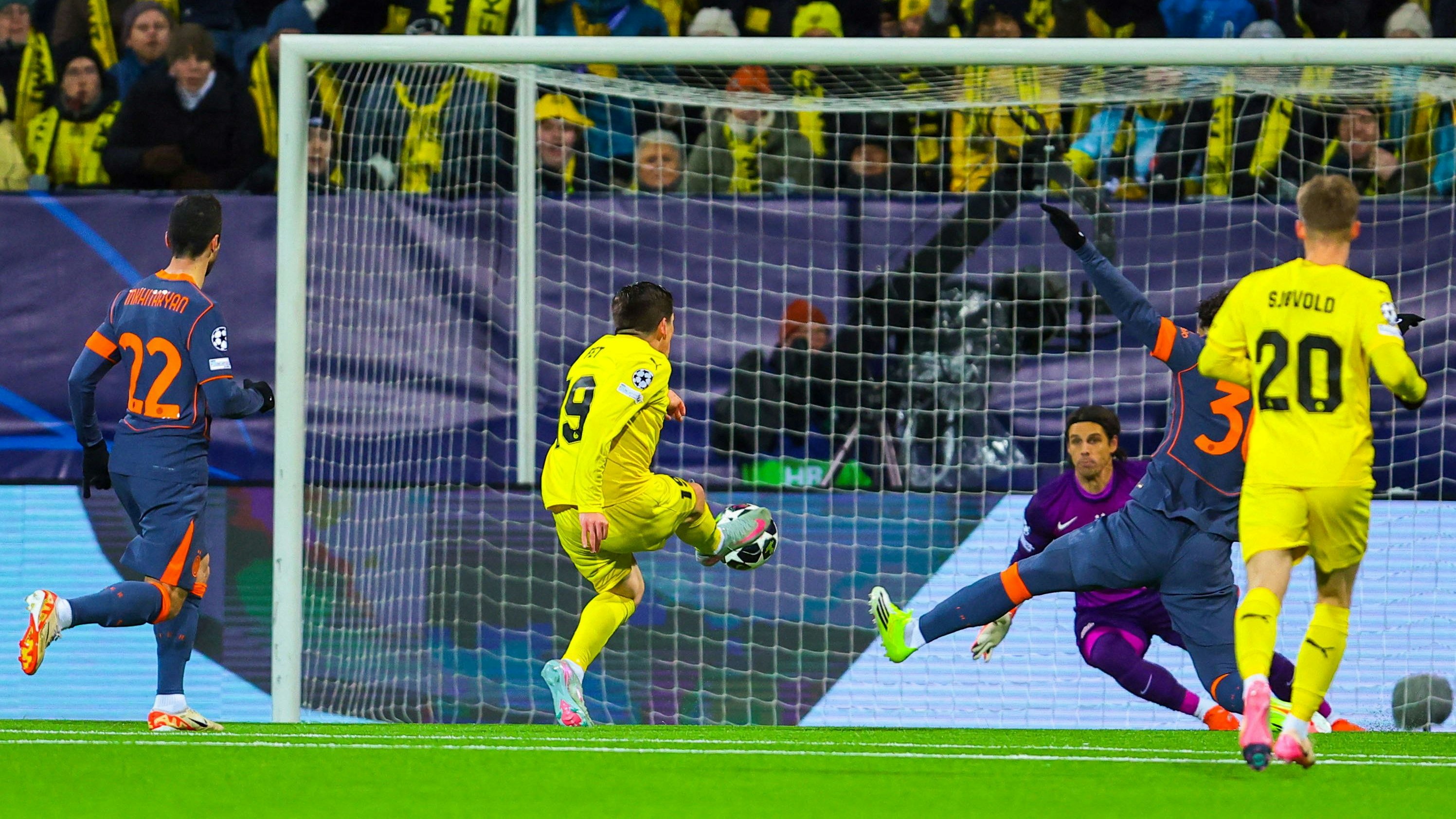 Bodö/Glimt schlägt Inter im Play-off-Hinspiel.