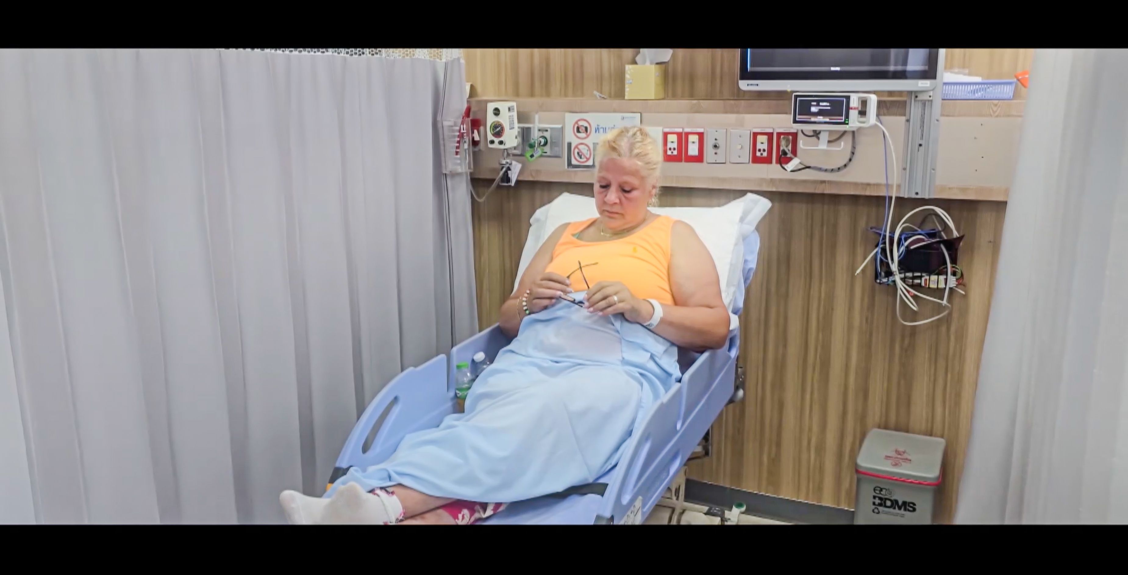 Heute.at - Schock! Wollny bricht Promis unter Palmen ab