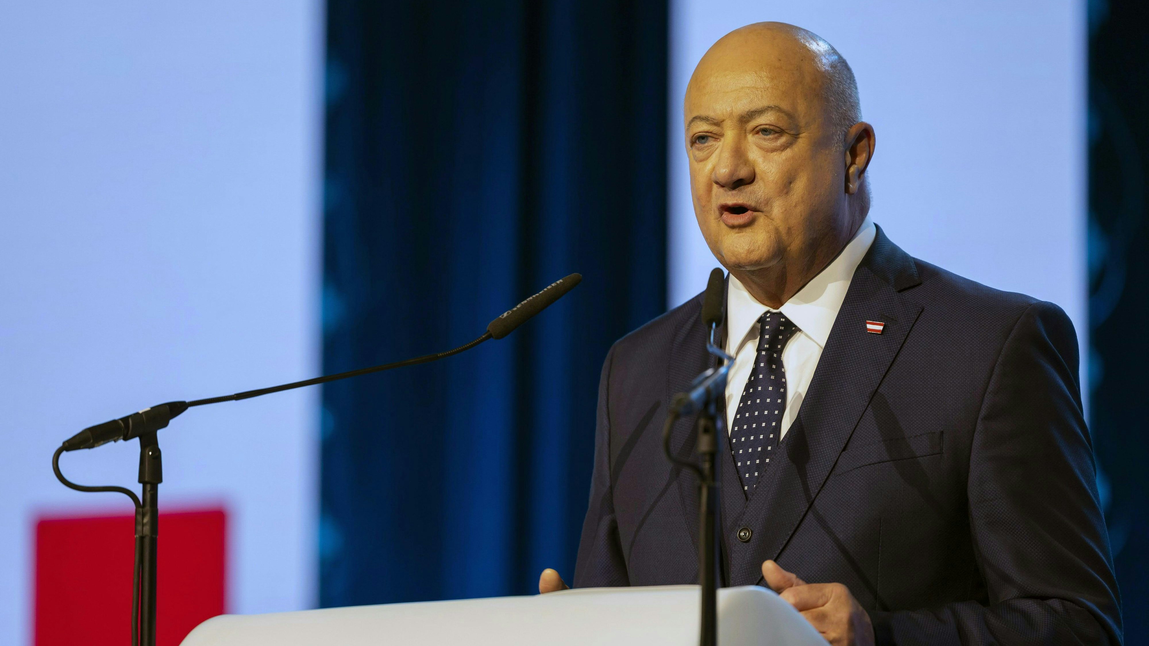 Heute.at - Kanzler mit Ansage: Sie werden dieses Land verlassen