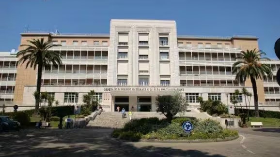 Die Ärzte sehen keine Hoffnung mehr für den zweijährigen Italiener. 