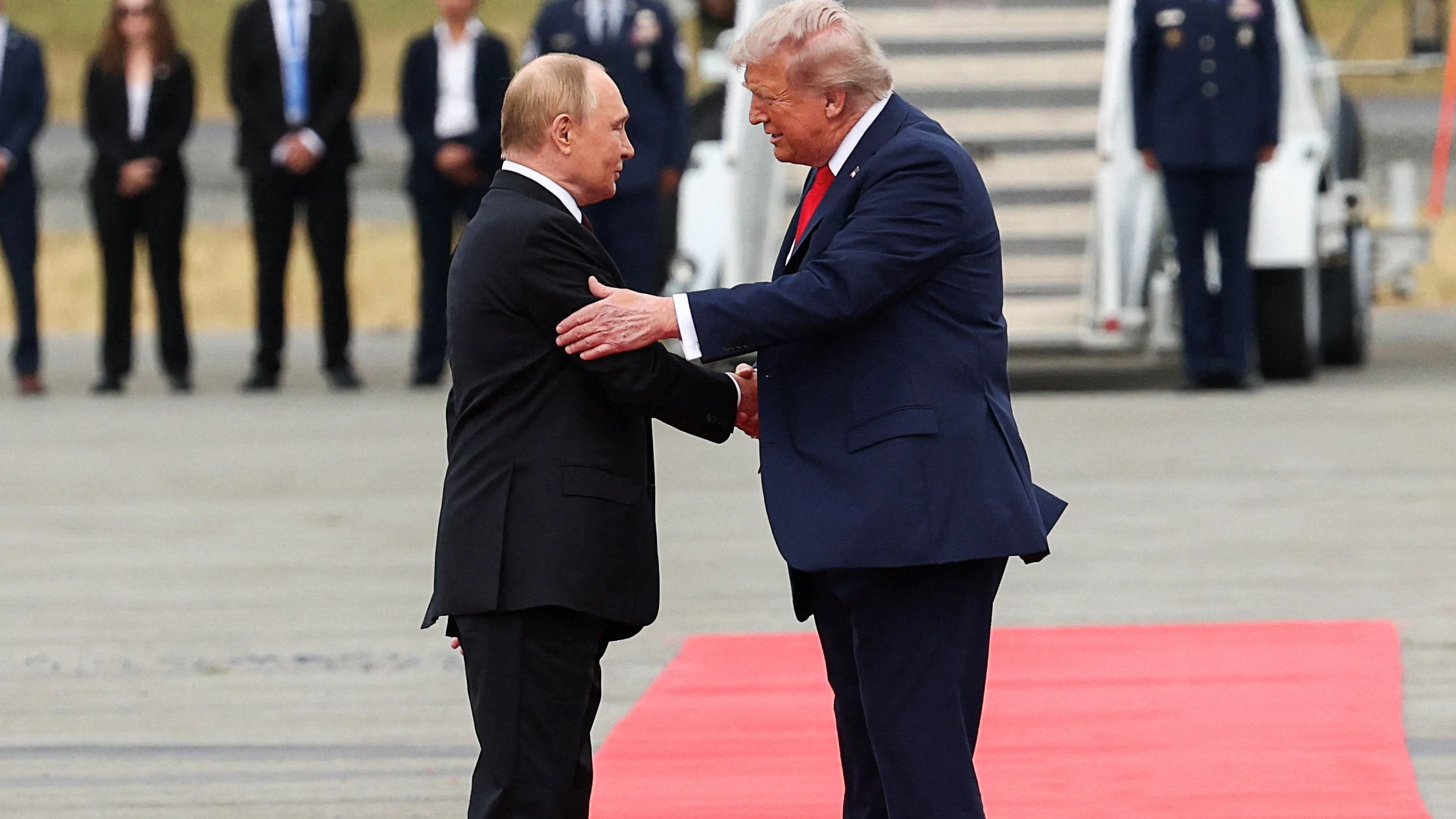 Handelt der US-Präsident im Interesse Russlands?