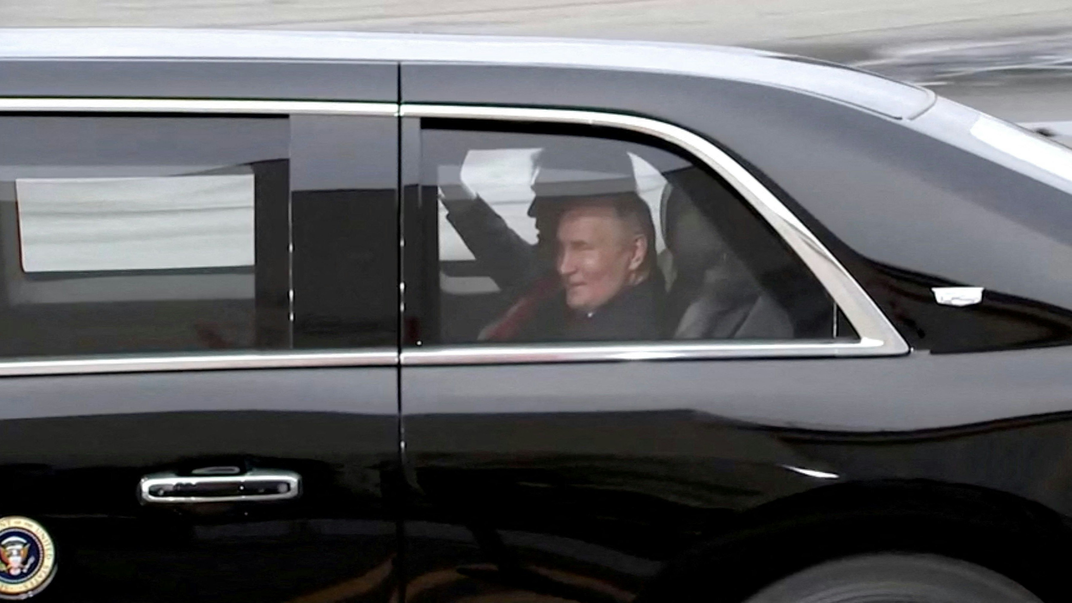 Gemeinsam in der Limo: Trump und Putin bester Laune beim Alaska-Treffen