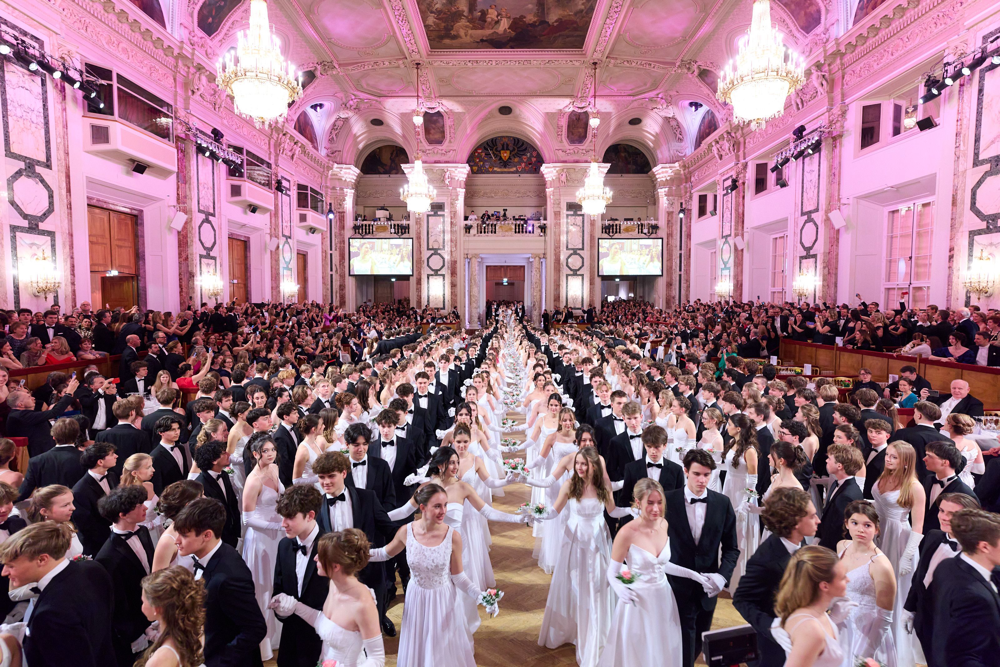 Traditionell fand das Elmayer-Kränzchen in der Wiener Hofburg statt.