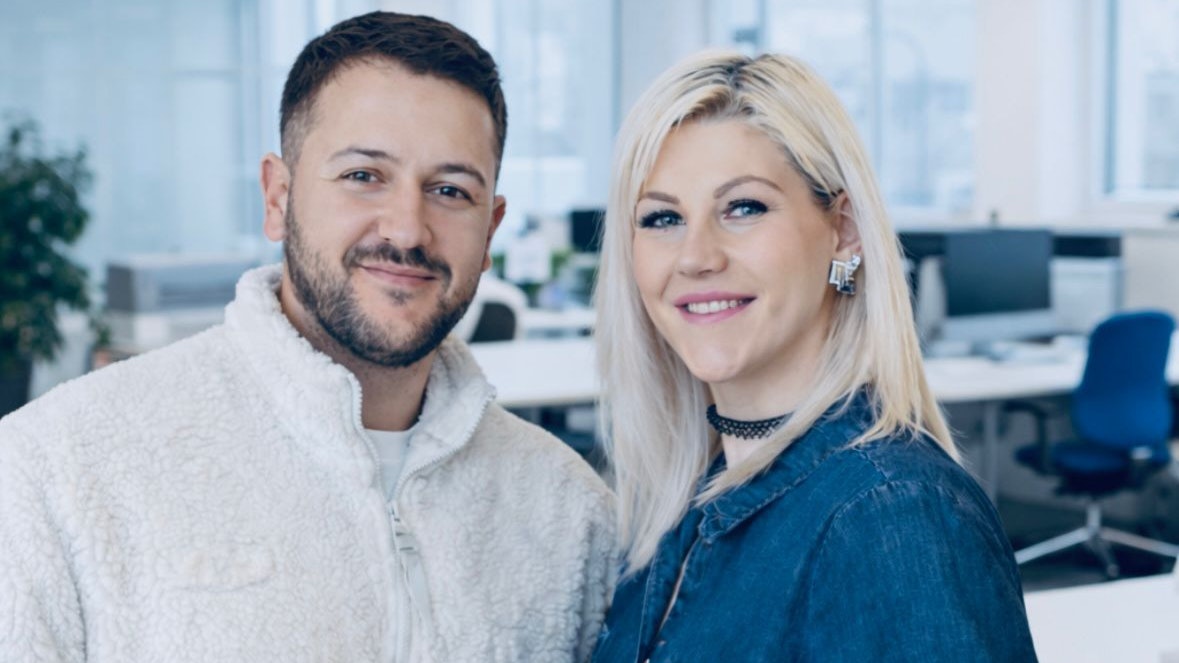 Srdjan und Ivana Ristic helfen beim Umzug.