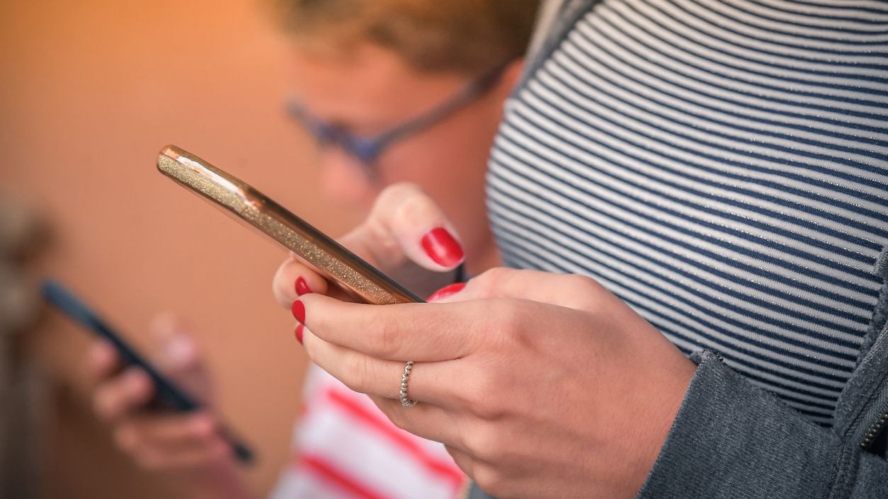 Heute.at - Wie Alkohol! Was Handysucht wirklich mit uns macht