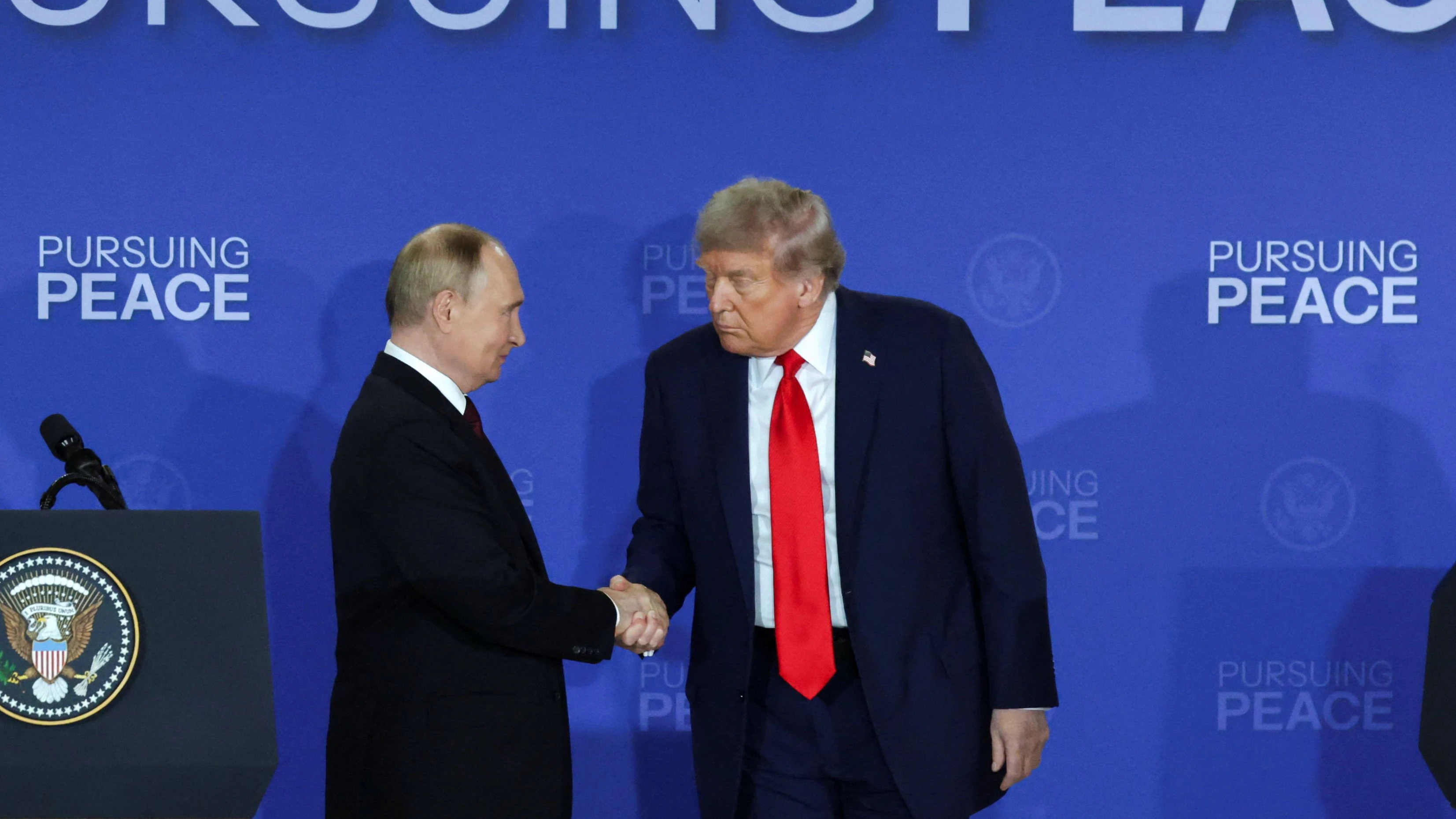 US-Präsident Donald Trump und sein russischer Amtskollege Wladimir Putin bei ihrem Treffen am 15. August 2025 in Alaska