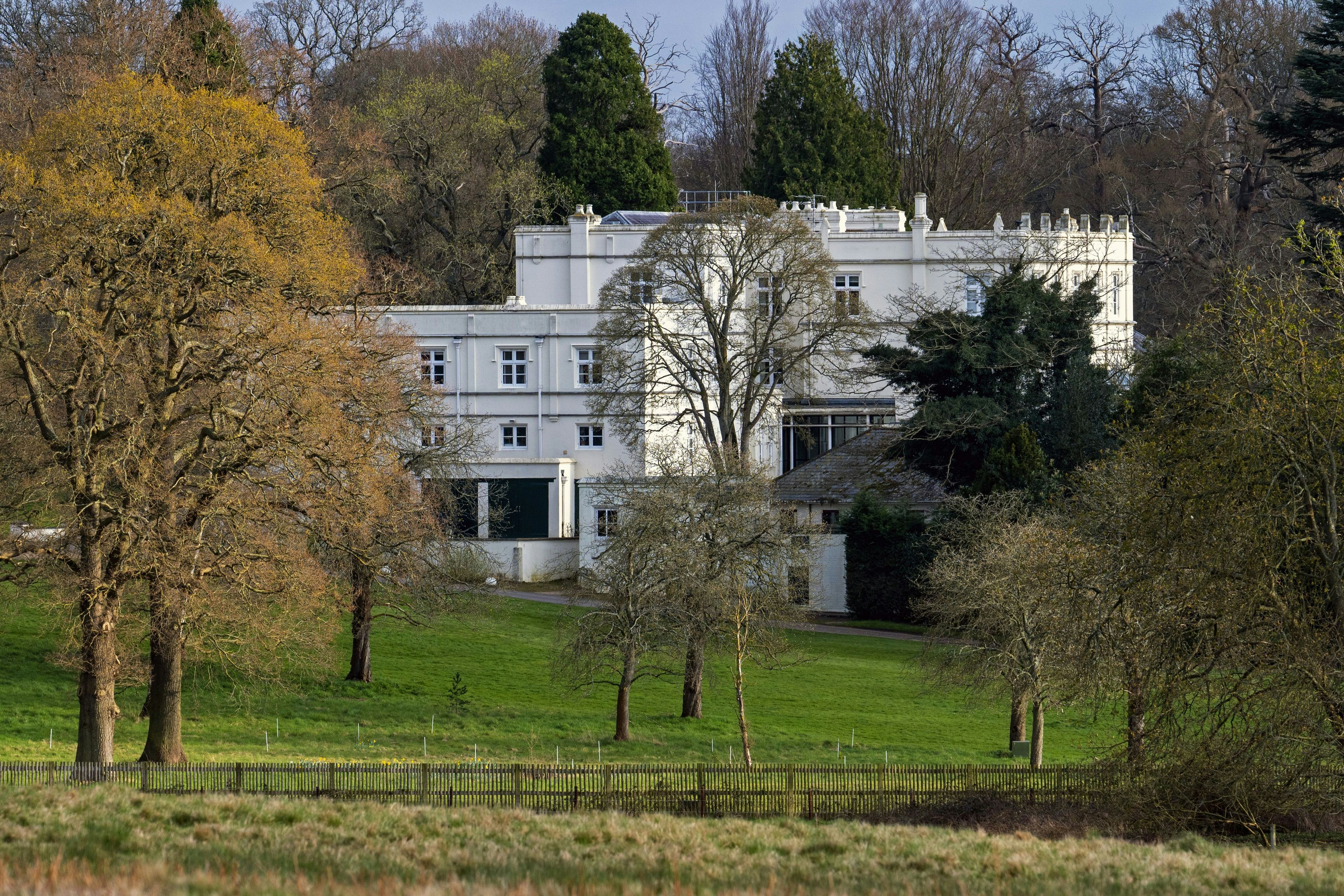 Zum Vergleich die Royal Lodge im Park von Windsor – ein Palast mit 30 Zimmern