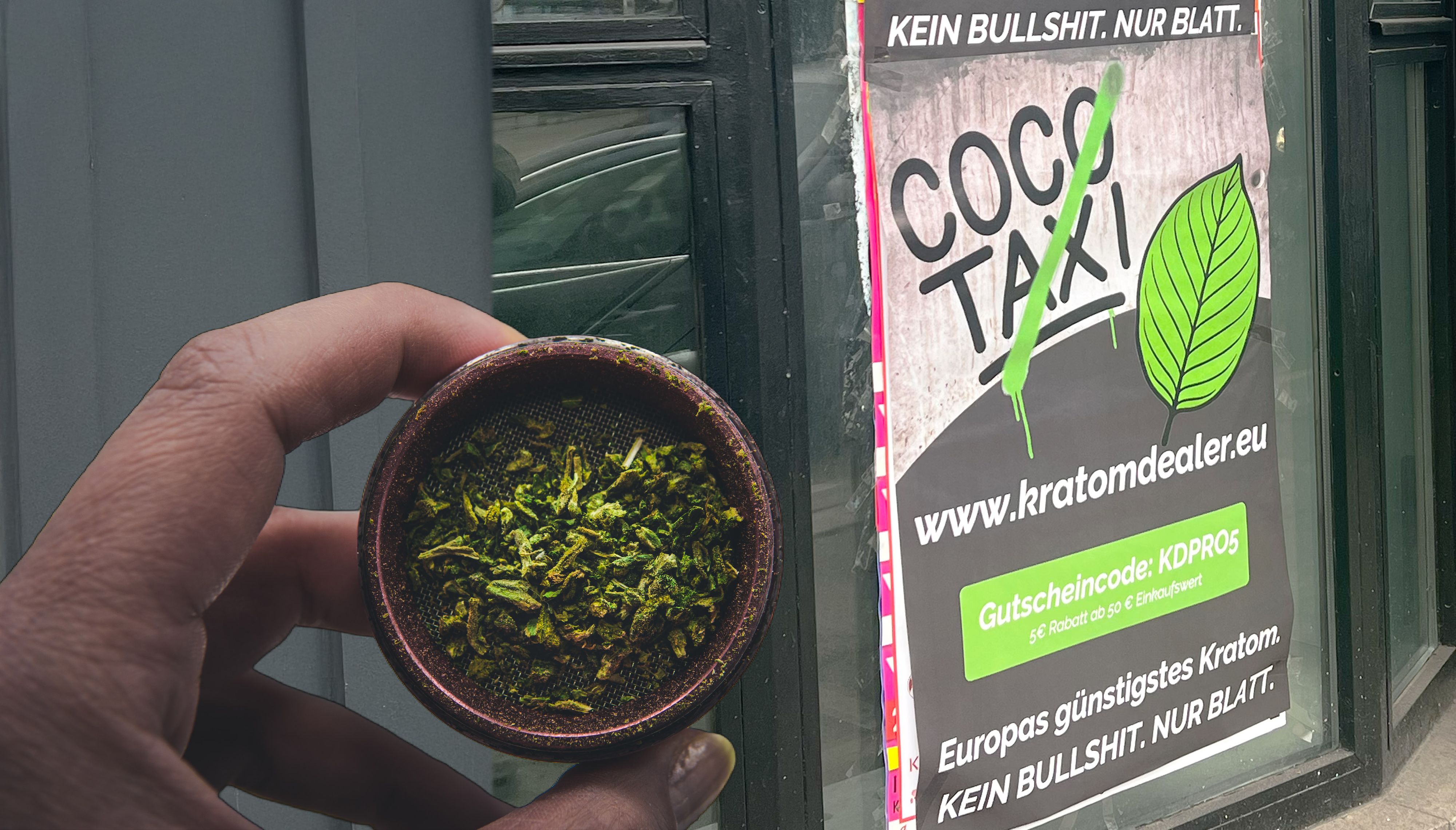 Foto eines Lesers: Werbung für eine Substanz mit Opiat-Wirkung – und das mitten in Wien!