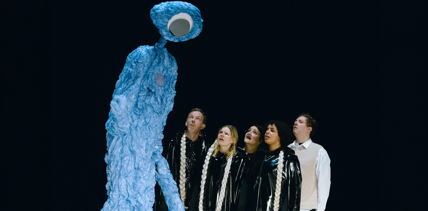 Heute.at - Selfcare-Sekte sucht und findet sich im Volkstheater