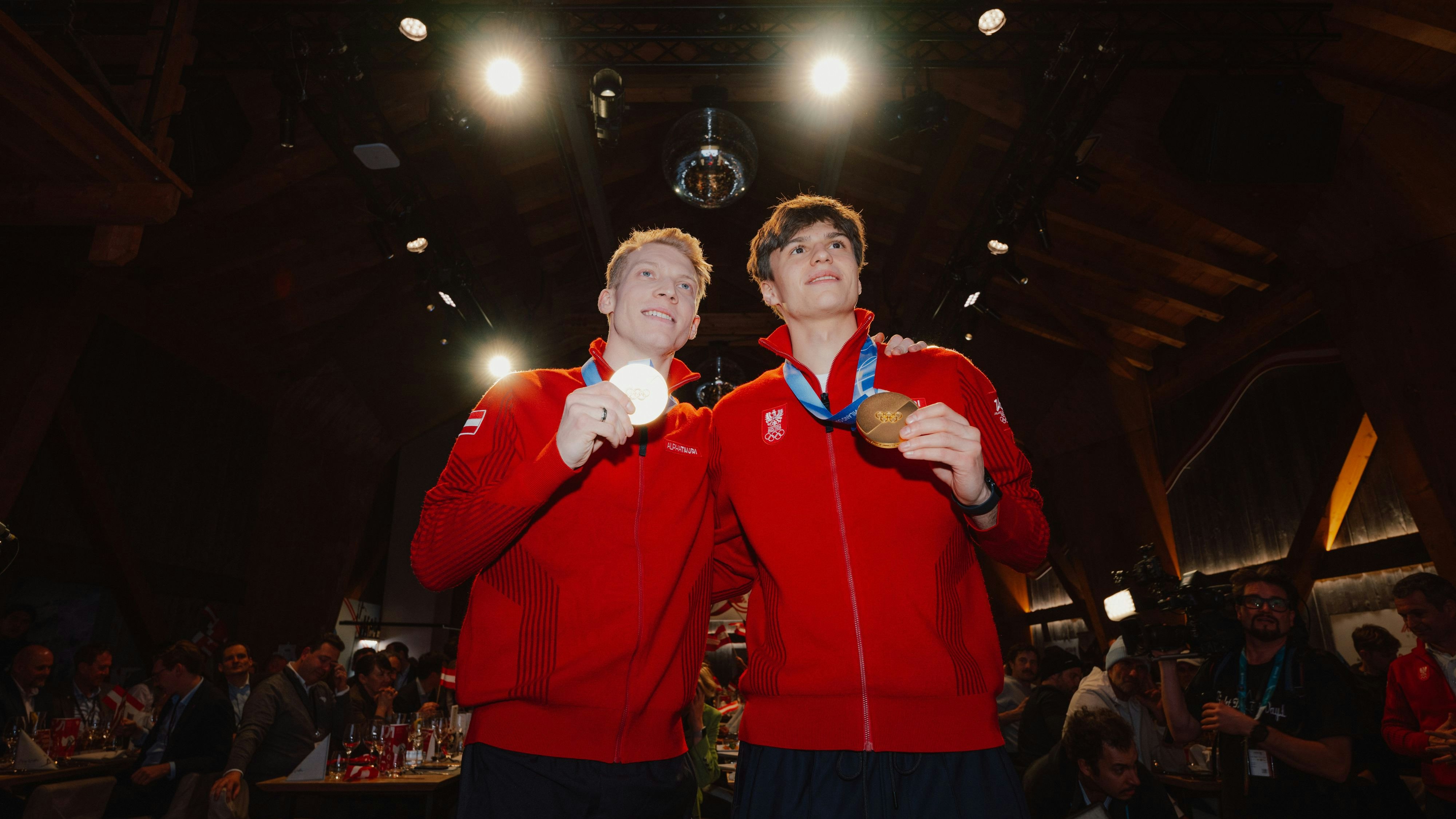 Stephan Embacher und Jan Hörl holten Olympia-Gold im Super-Teambewerb. 
