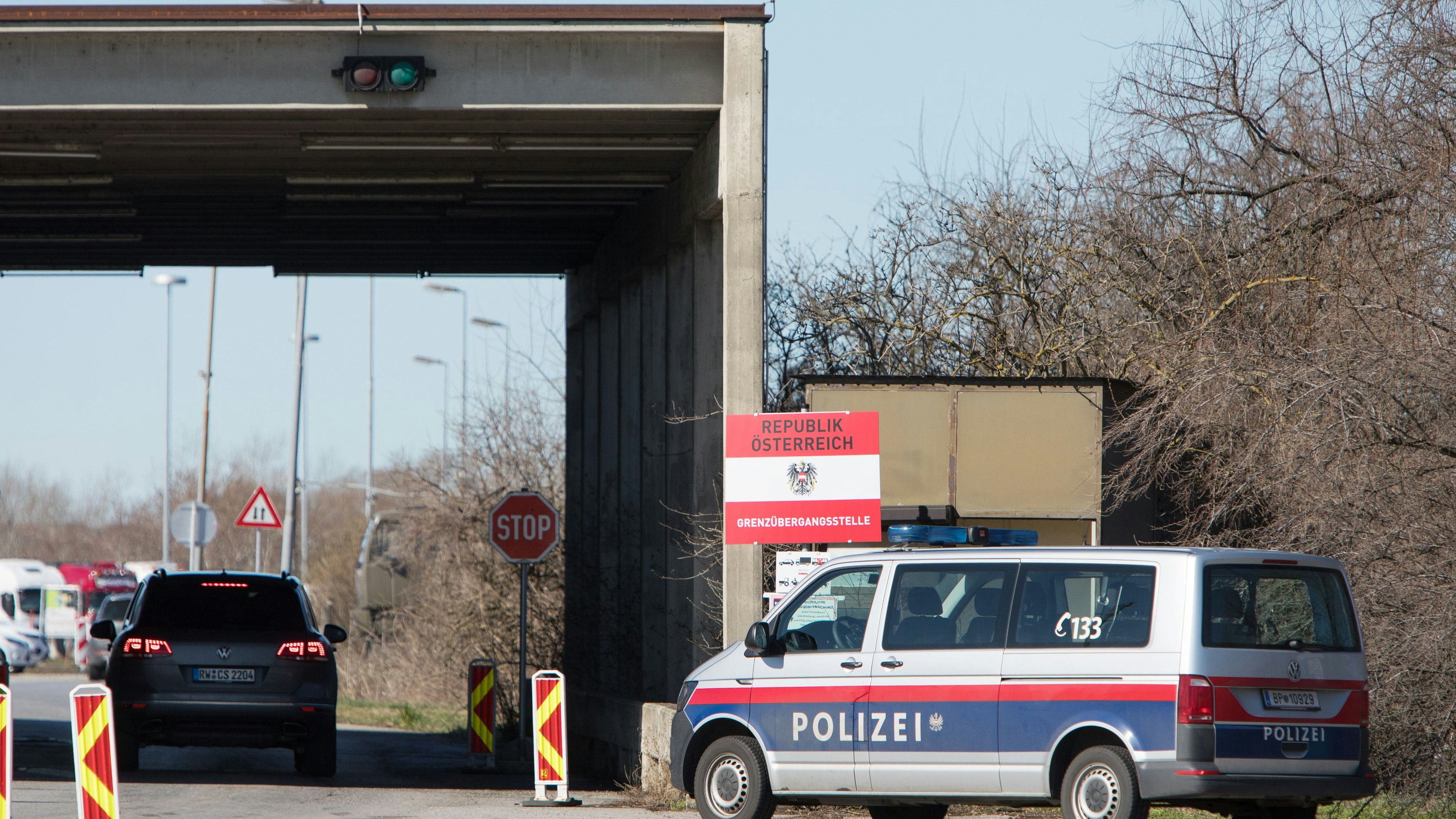 Die Leiche wurde am Grenzübergang Nickelsdorf gefunden. (Symbolbild)