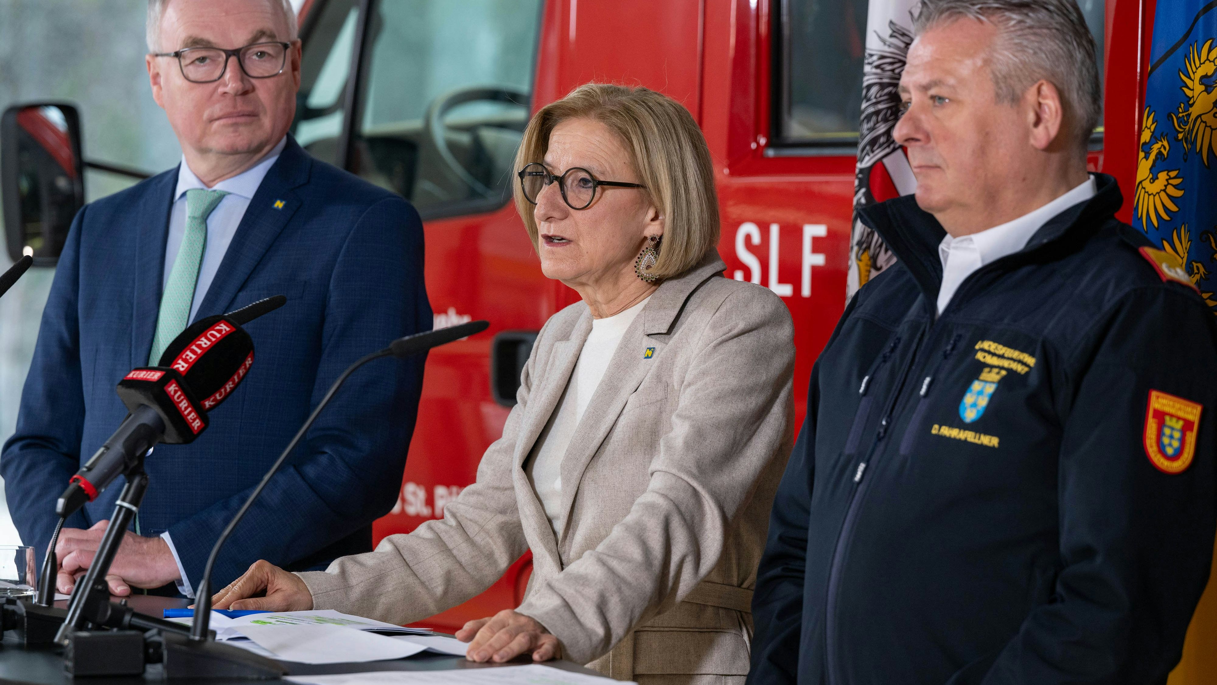 „Sicherheit ist kein Ausnahmezustand. Sicherheit ist ein Dauerauftrag“, sagte Landeshauptfrau Johanna Mikl-Leitner bei der Pressekonferenz zur Jahresbilanz 2025 der NÖ Feuerwehren.