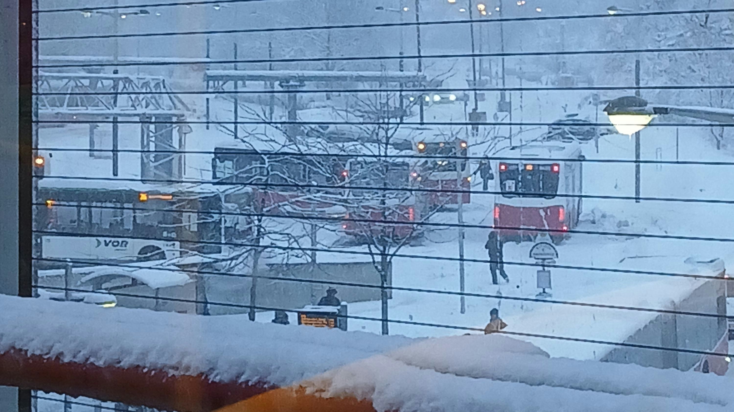 In Oberlaa (Favoriten) kamen die Busse ebenfalls kaum vom Fleck. 