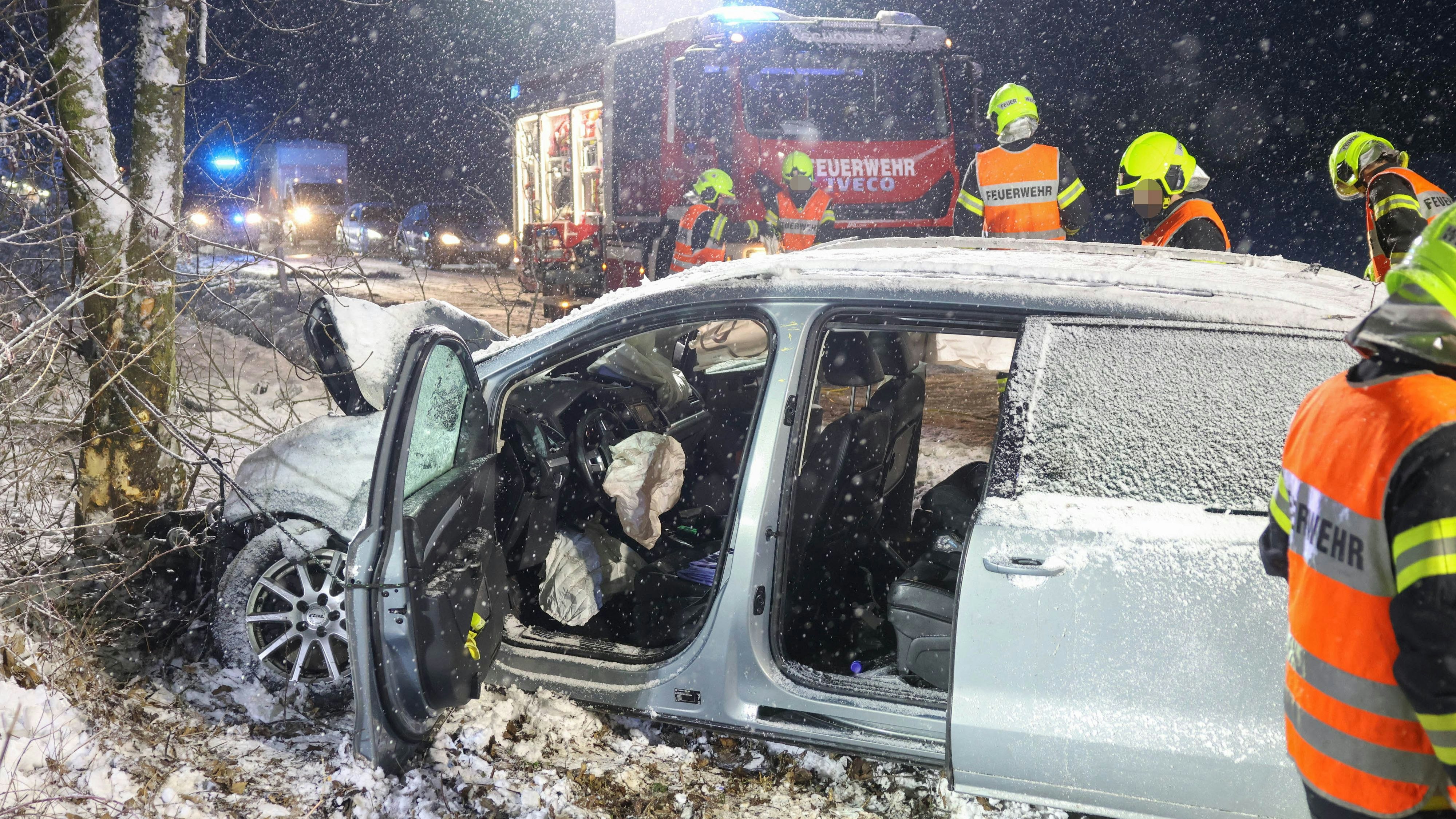 Die Feuerwehr hatte Freitag Früh in Wilhering alle Hände voll zu tun.