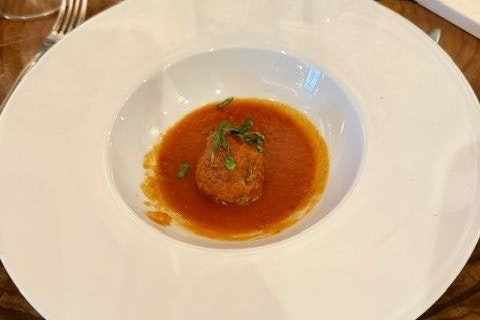 Polpetta in Tomatensauce: Küchenpsychologie in Rot