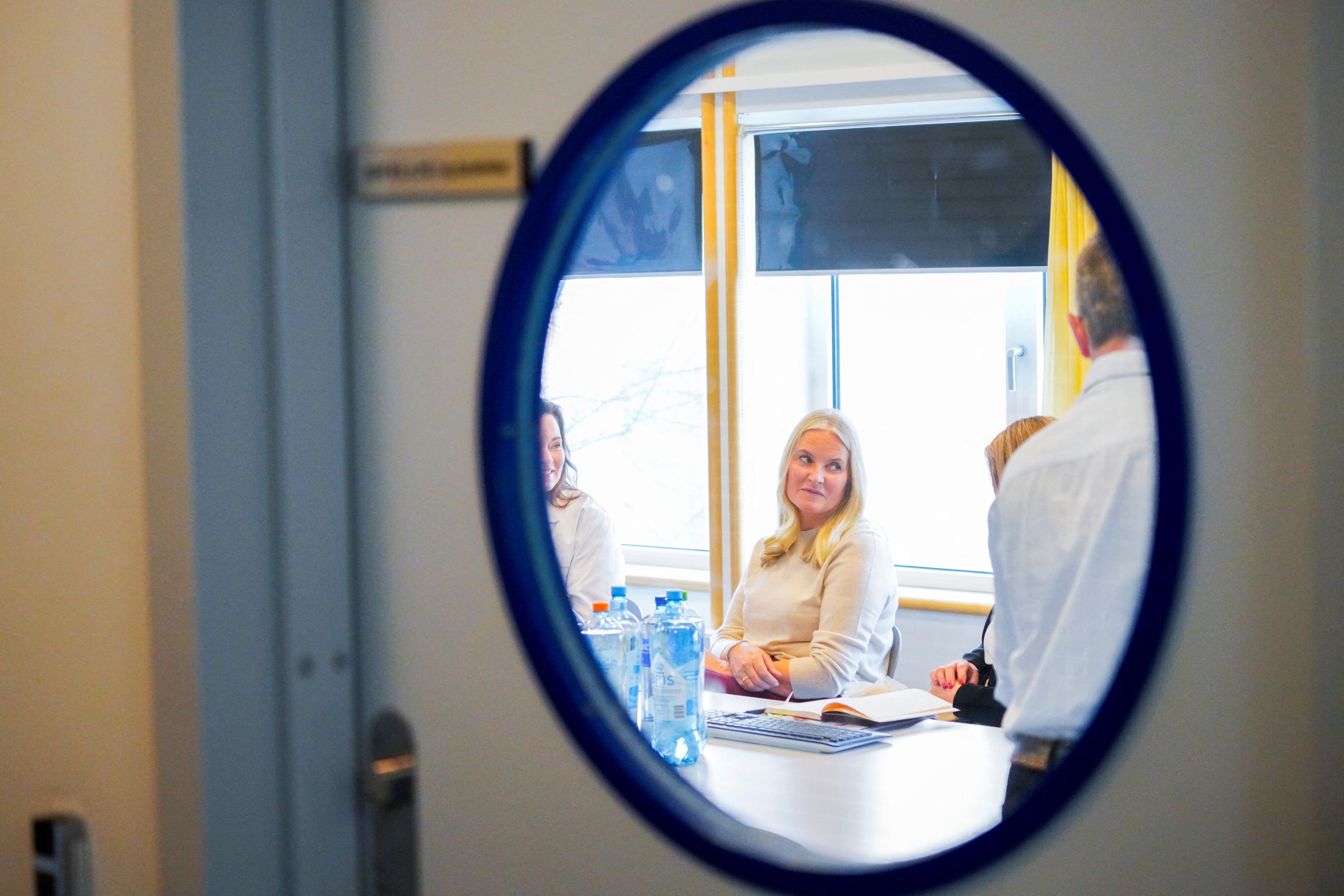 Mit Norwegens Kronprinzessin und Marius' Mutter, Mette-Marit, hatte Nora Haukland eine merkwürdige Begegnung