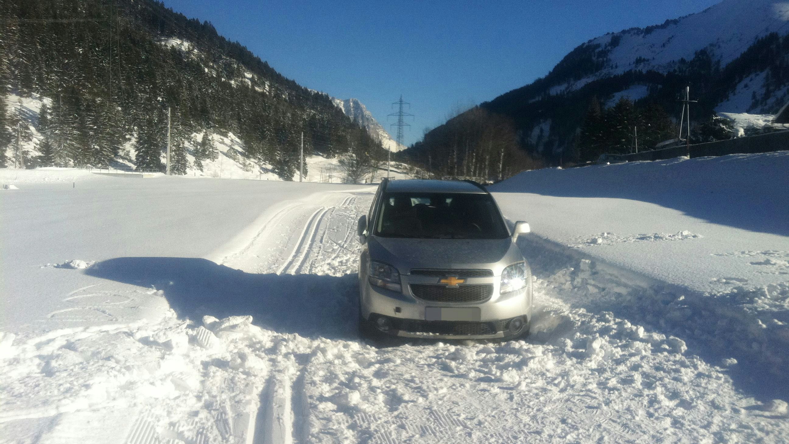 Heute.at - Autofahrer vertraut Navi und landet auf Langlaufloipe
