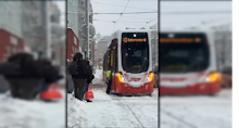 Schnee-Hammer! Straßenbahnen kommen kaum weiter
