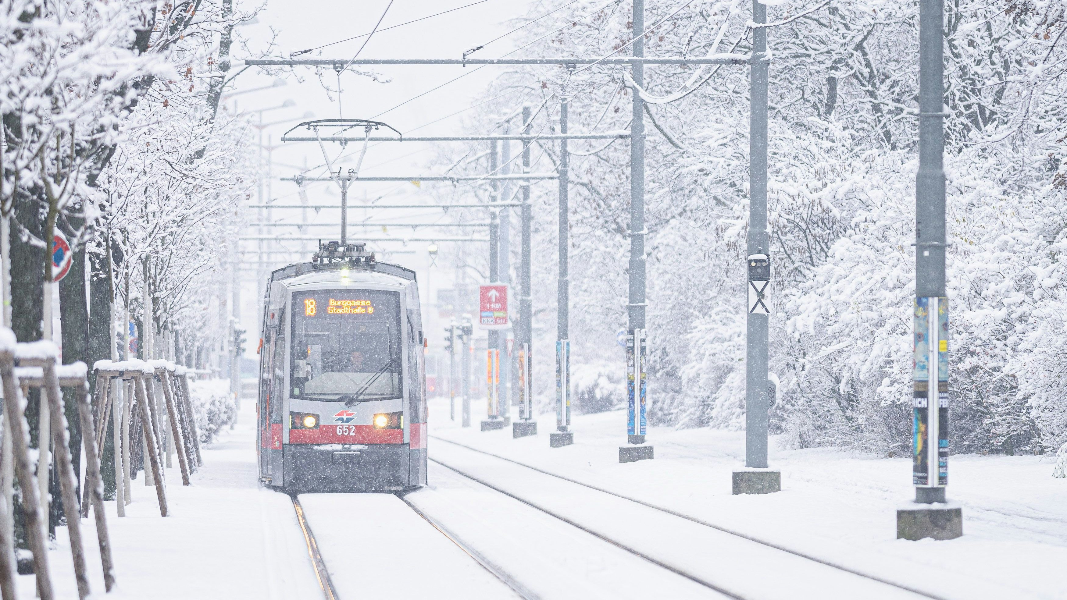 Heute.at - Pendler-Horror: ALLE Bim- und Bus-Linien beeinträchtigt