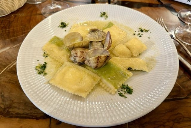 Ravioli &amp; Muscheln: Wenn Meer und Teig miteinander reden dürfen im Beisein der passenden Lektüre