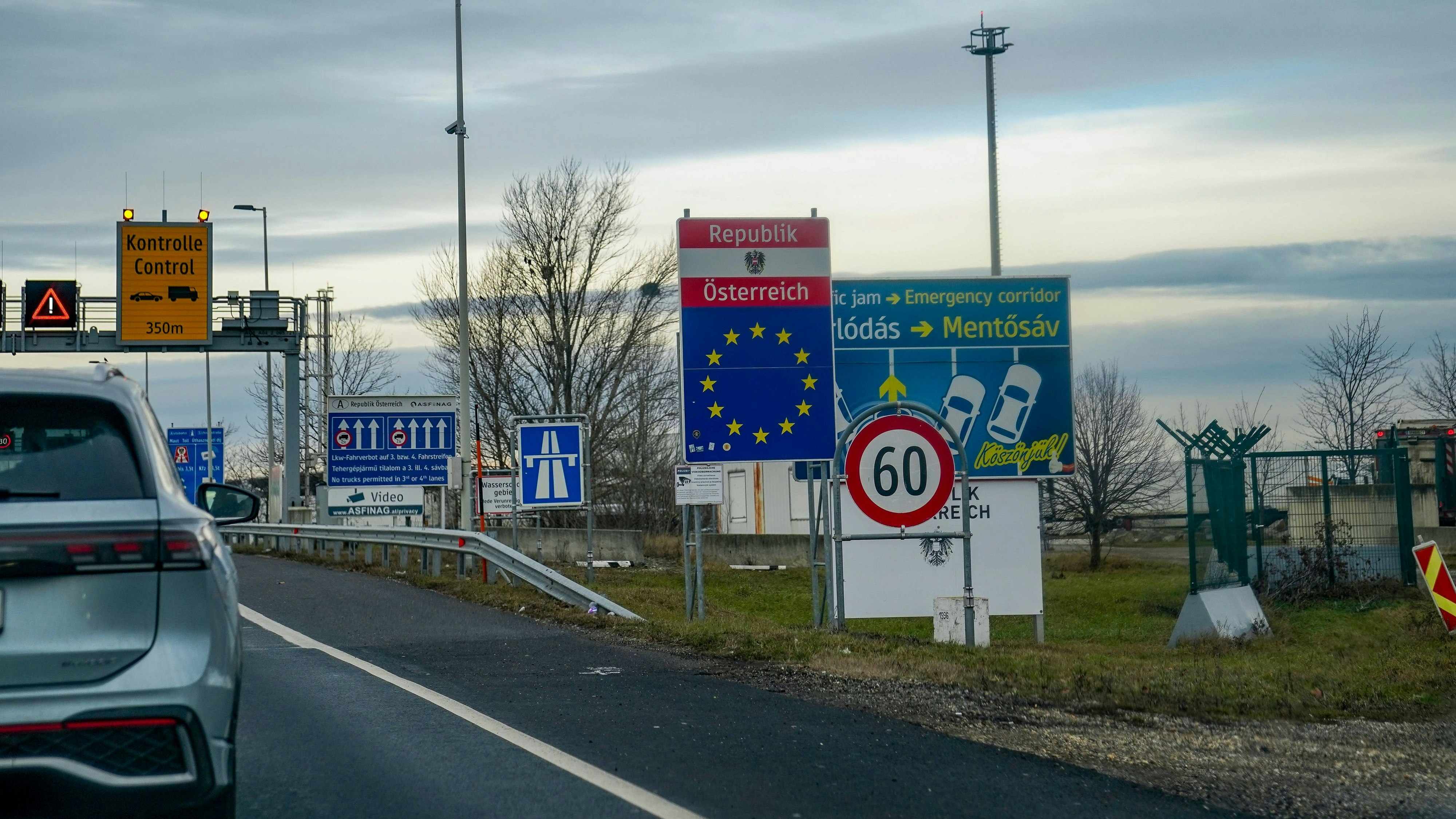 Heute.at - Große Asyl-Wende: Mehr Abschiebungen als Anträge