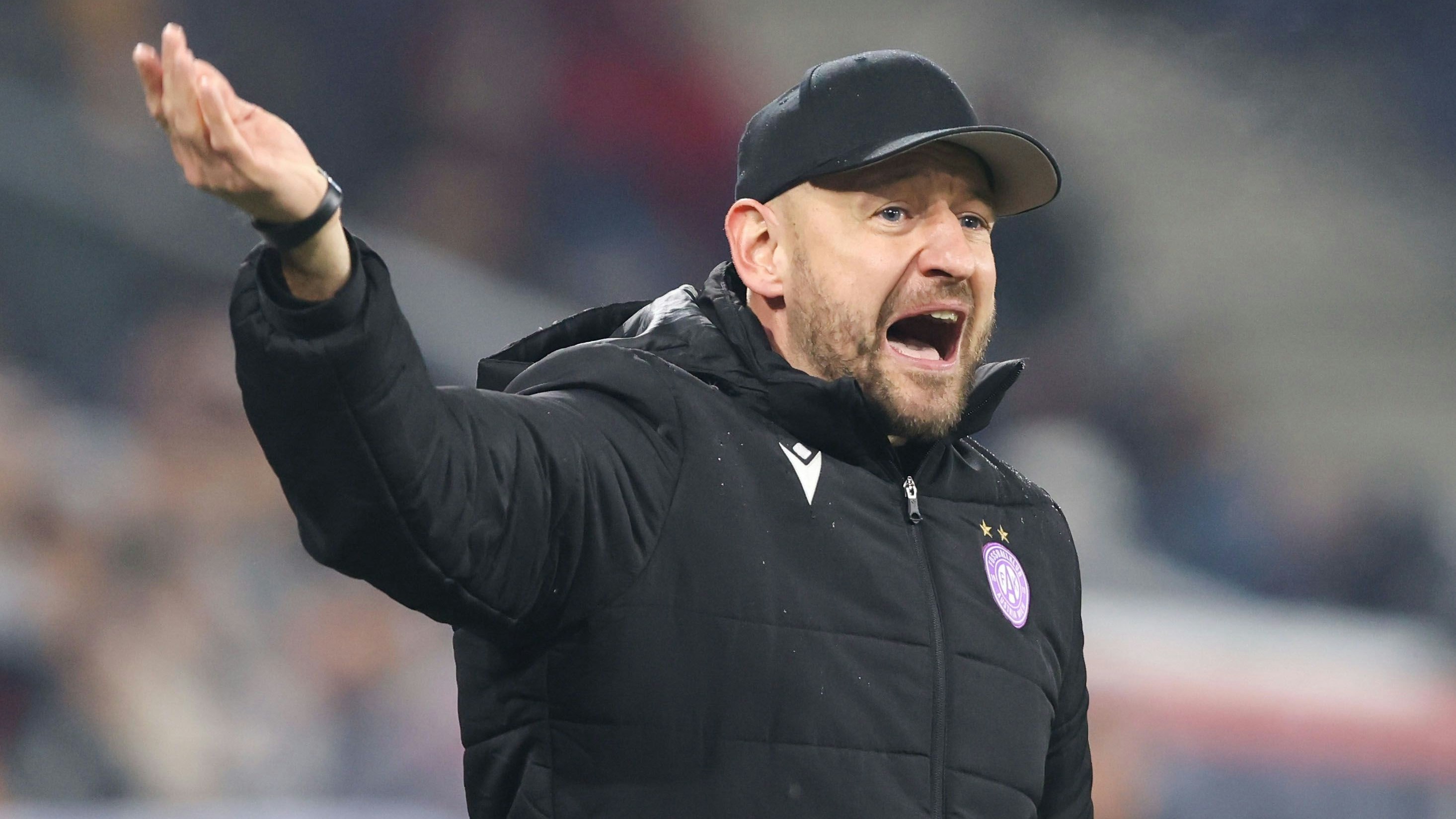 SALZBURG,AUSTRIA,06.FEB.26 - SOCCER - ADMIRAL Bundesliga, Red Bull Salzburg vs FK Austria Wien. Image shows head coach Stephan Helm (A.Wien). Photo: GEPA pictures/ Mathias Mandl