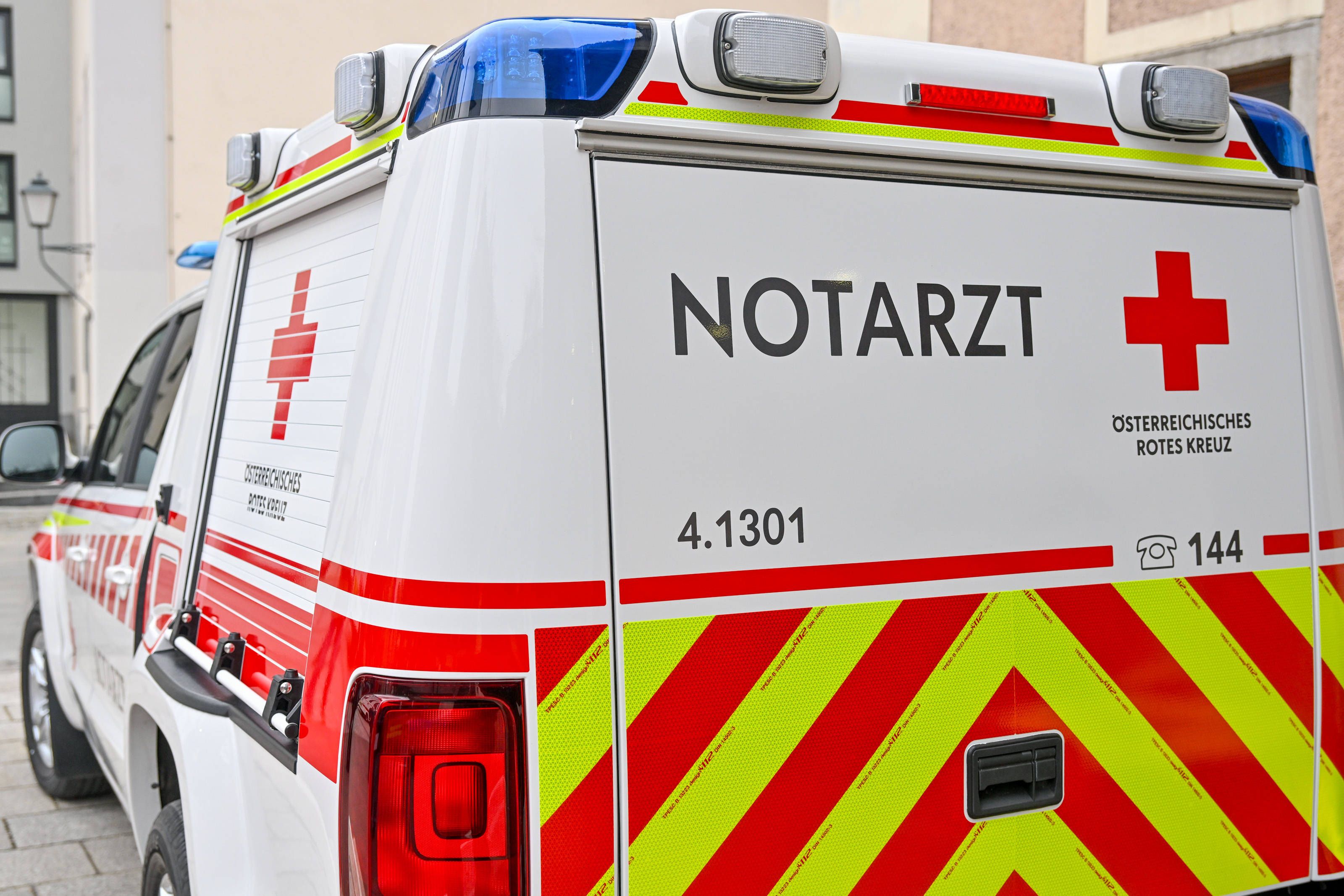 Ein Arzt konnte nur mehr den Tod des Mannes durch Erfrieren feststellen. (Symbolbild)