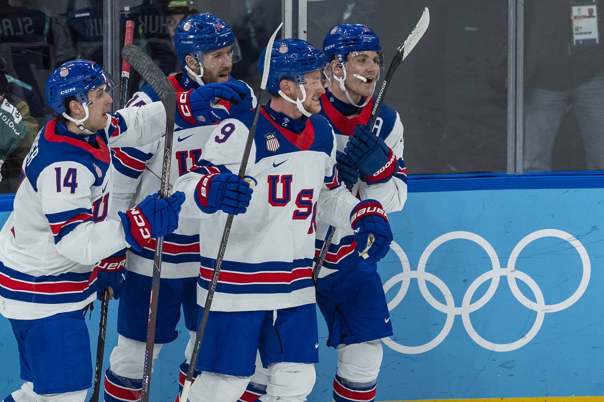 Die USA bekommen es im großen Eishockey-Finale am Sonntag mit Kanada zu tun.