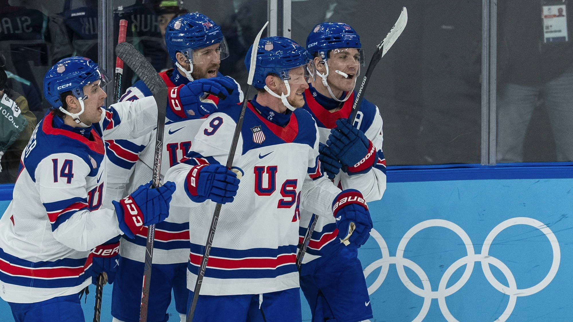 Die USA bekommen es im großen Eishockey-Finale am Sonntag mit Kanada zu tun.