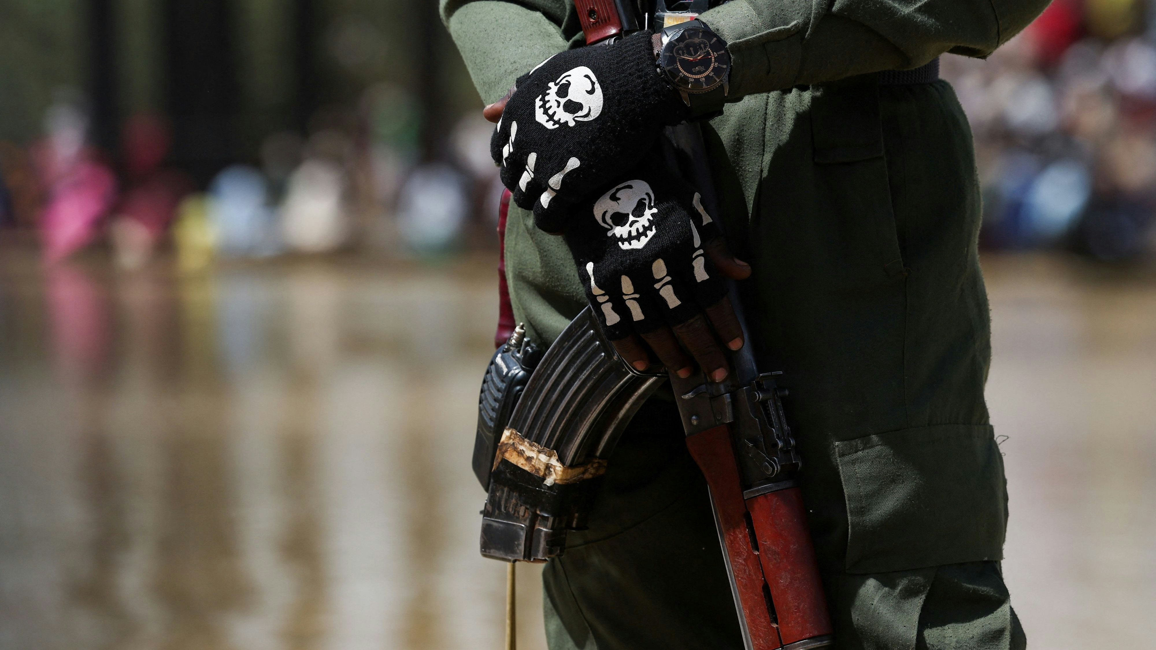 Bewohner werden entweder getötet oder verschleppt, um Lösegeld zu erpressen. Durch diese Angriffe hat es schon tausende Tote gegeben.