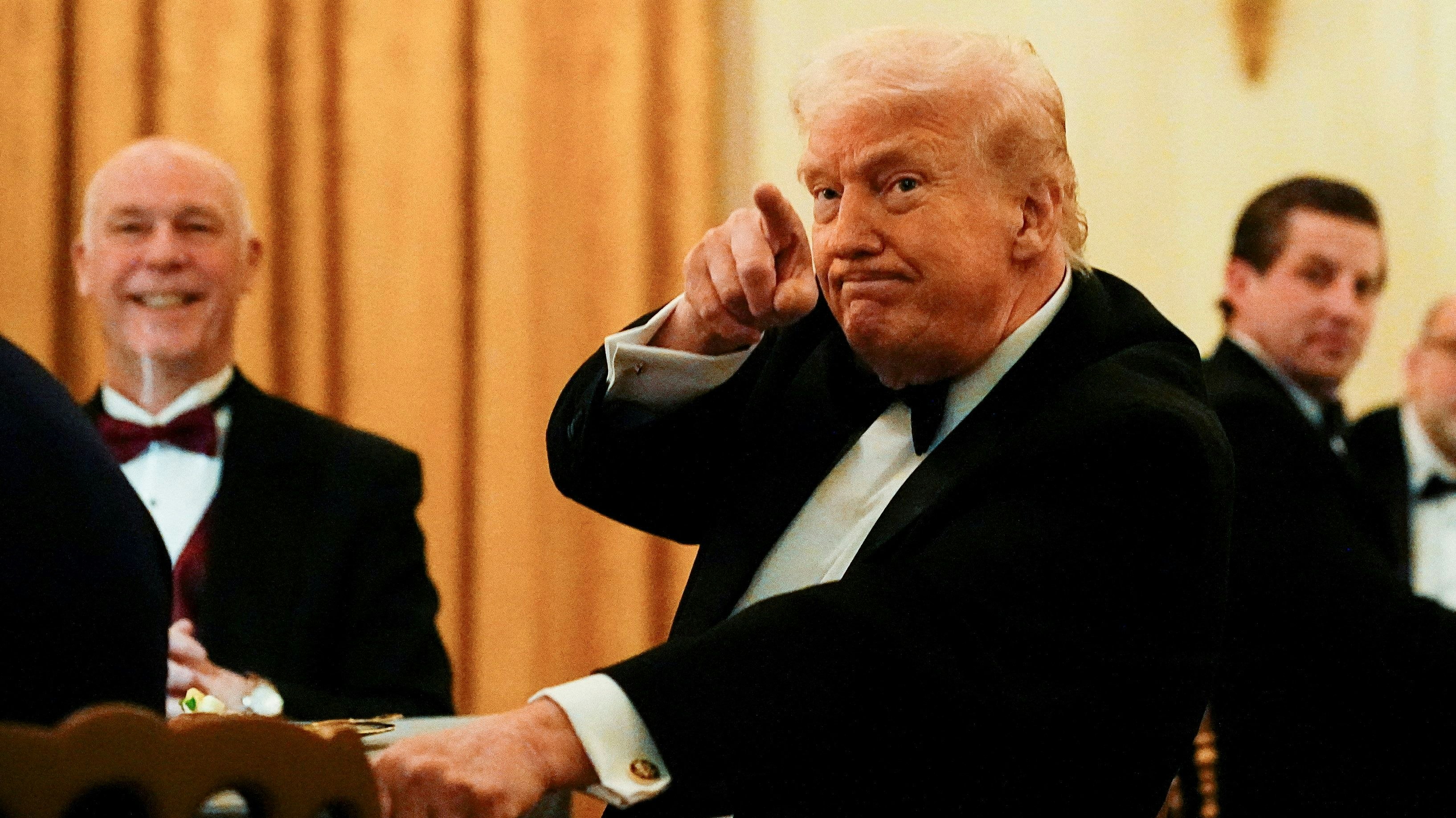 Sagen, was ist: Am Ende hängt von Donald Trump ab, wie viel wir an der Tankstelle zahlen