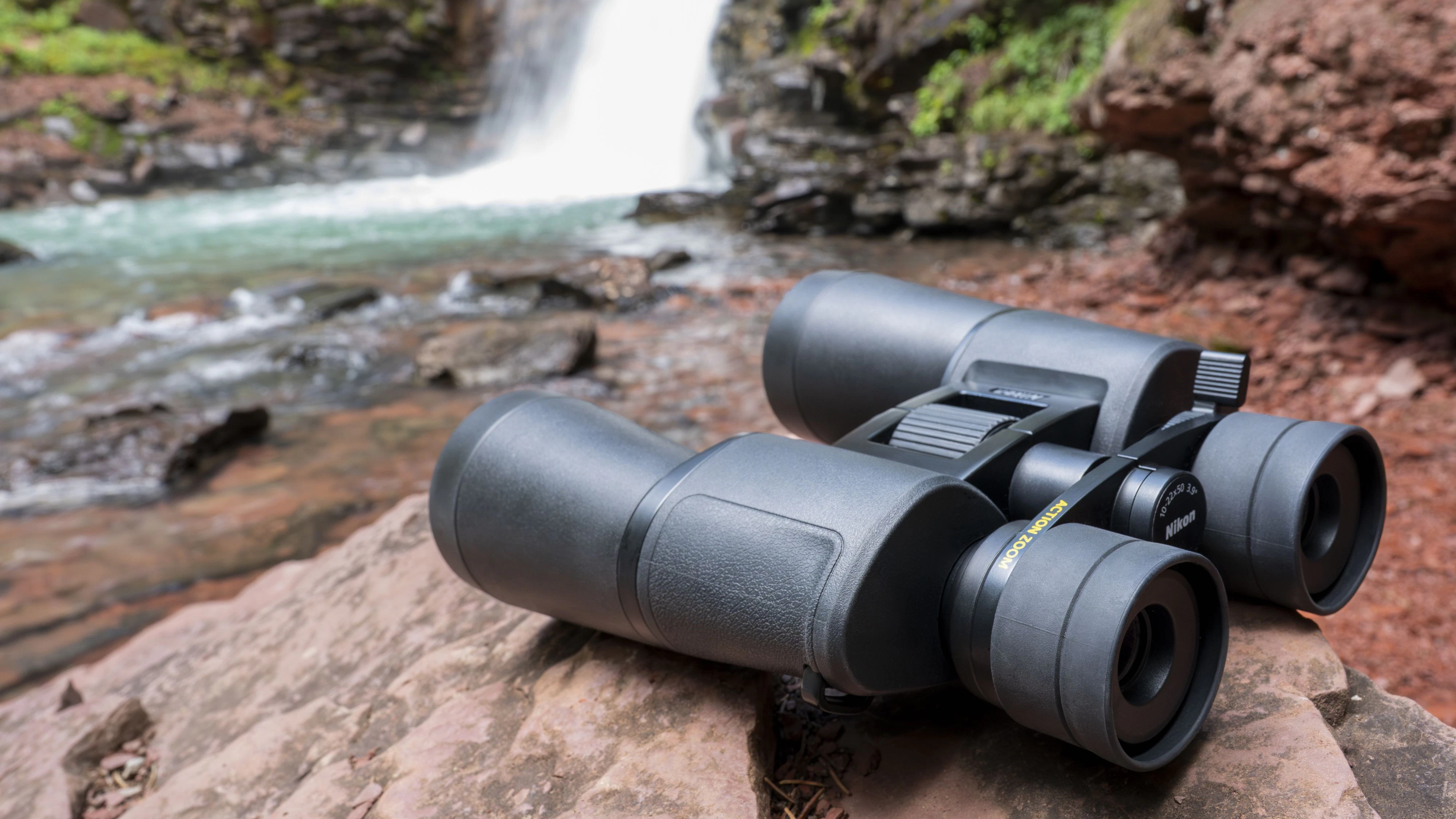 Nikon führt Action- und Action-Zoom-Ferngläser für Einsteiger ein.