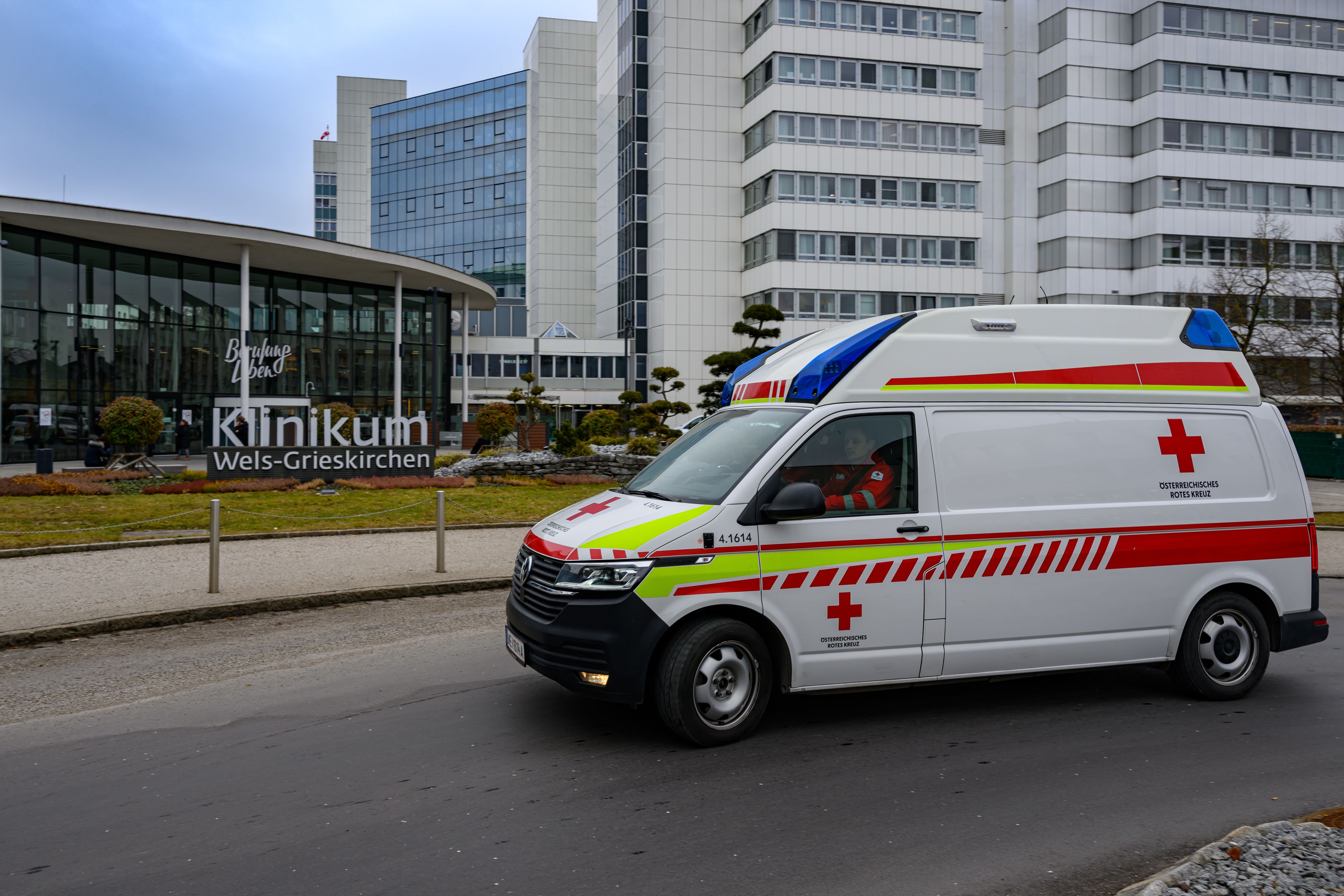 Der Mann wurde trotz Schmerzen vom Klinikum Wels-Grieskirchen wieder heimgeschickt. 
