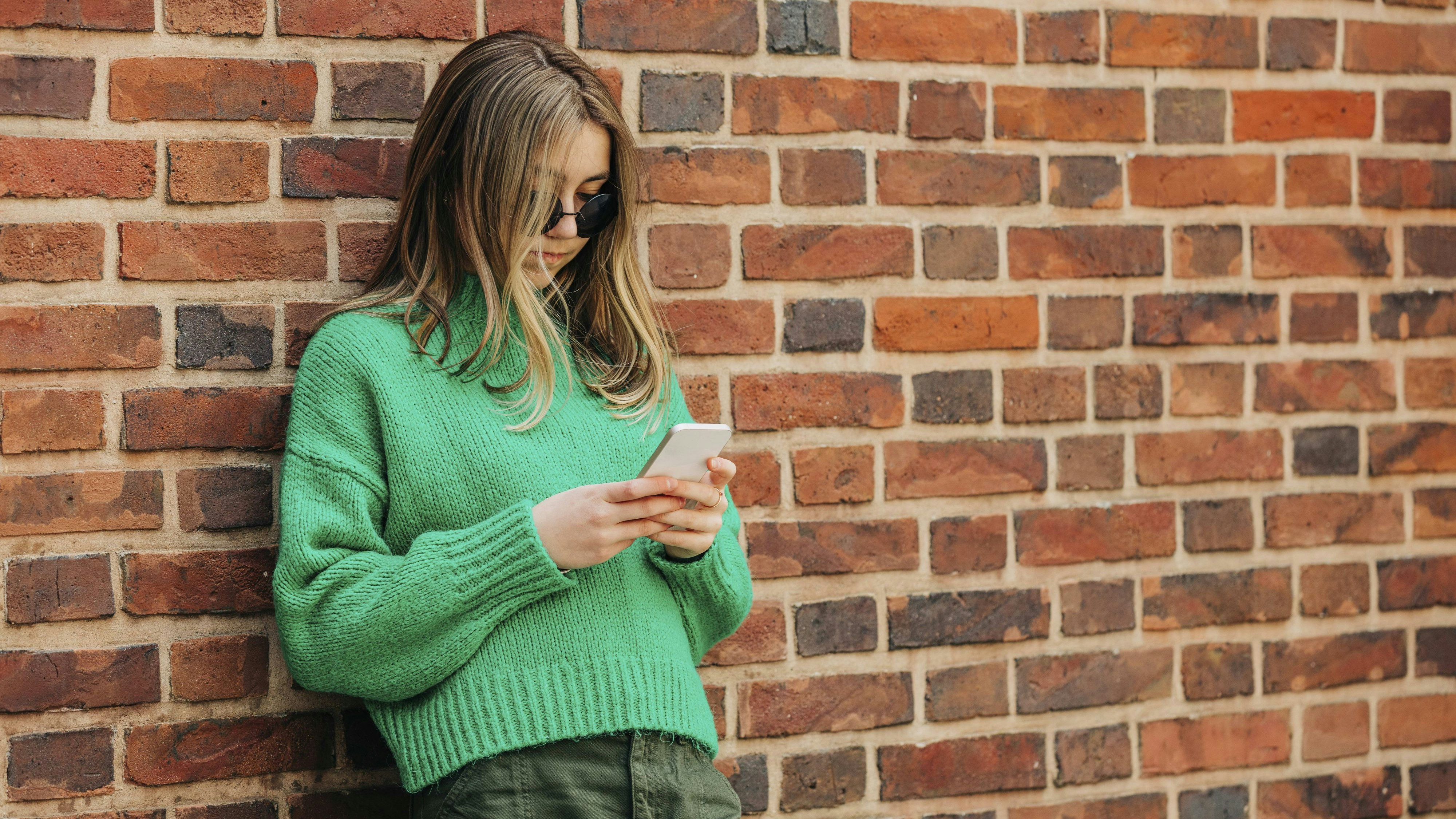 Heute.at - So hilft ein Ziegelstein gegen ihre Handy-Sucht