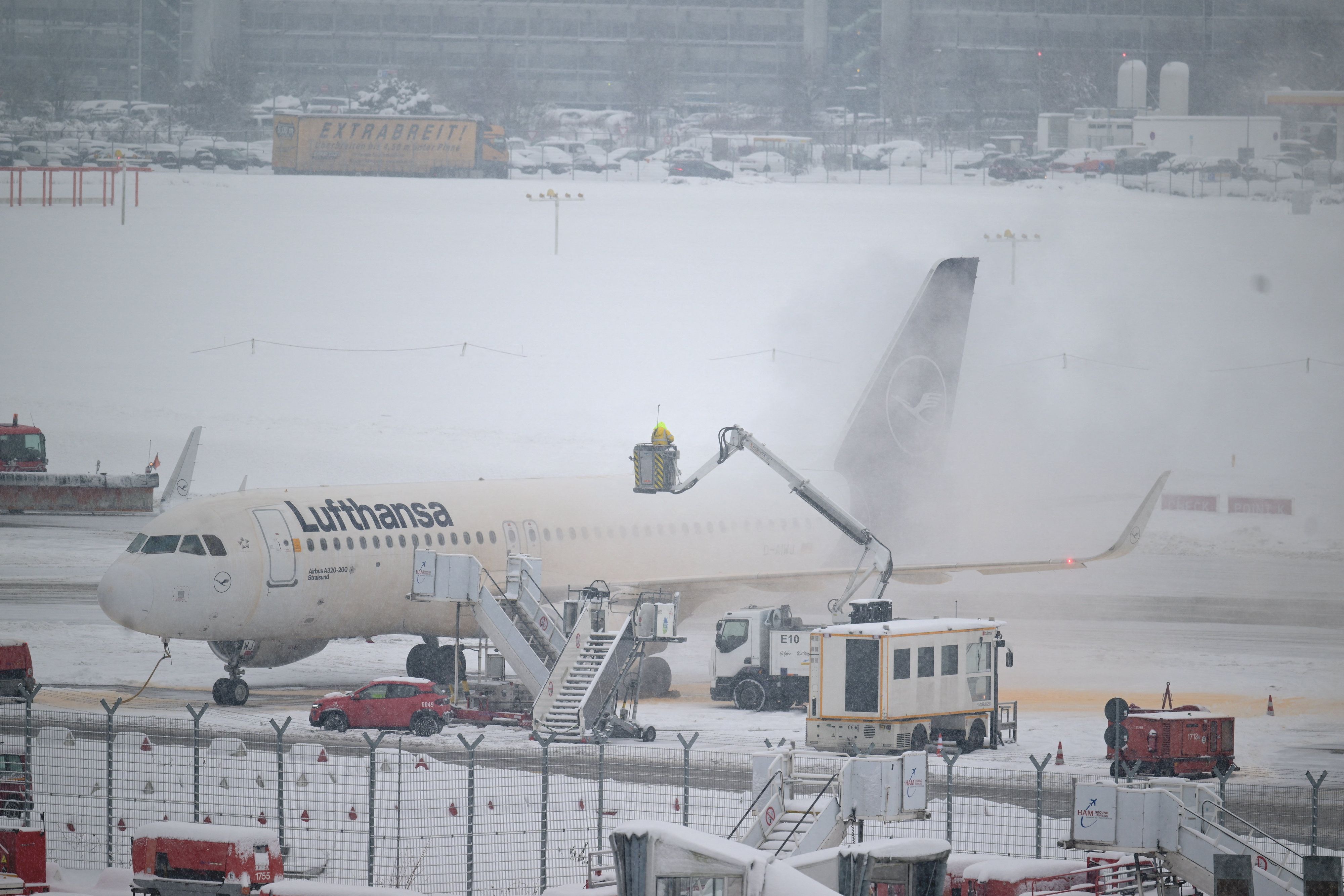 Aufgrund der heftigen Schneefälle wurde der Flug gestrichen.